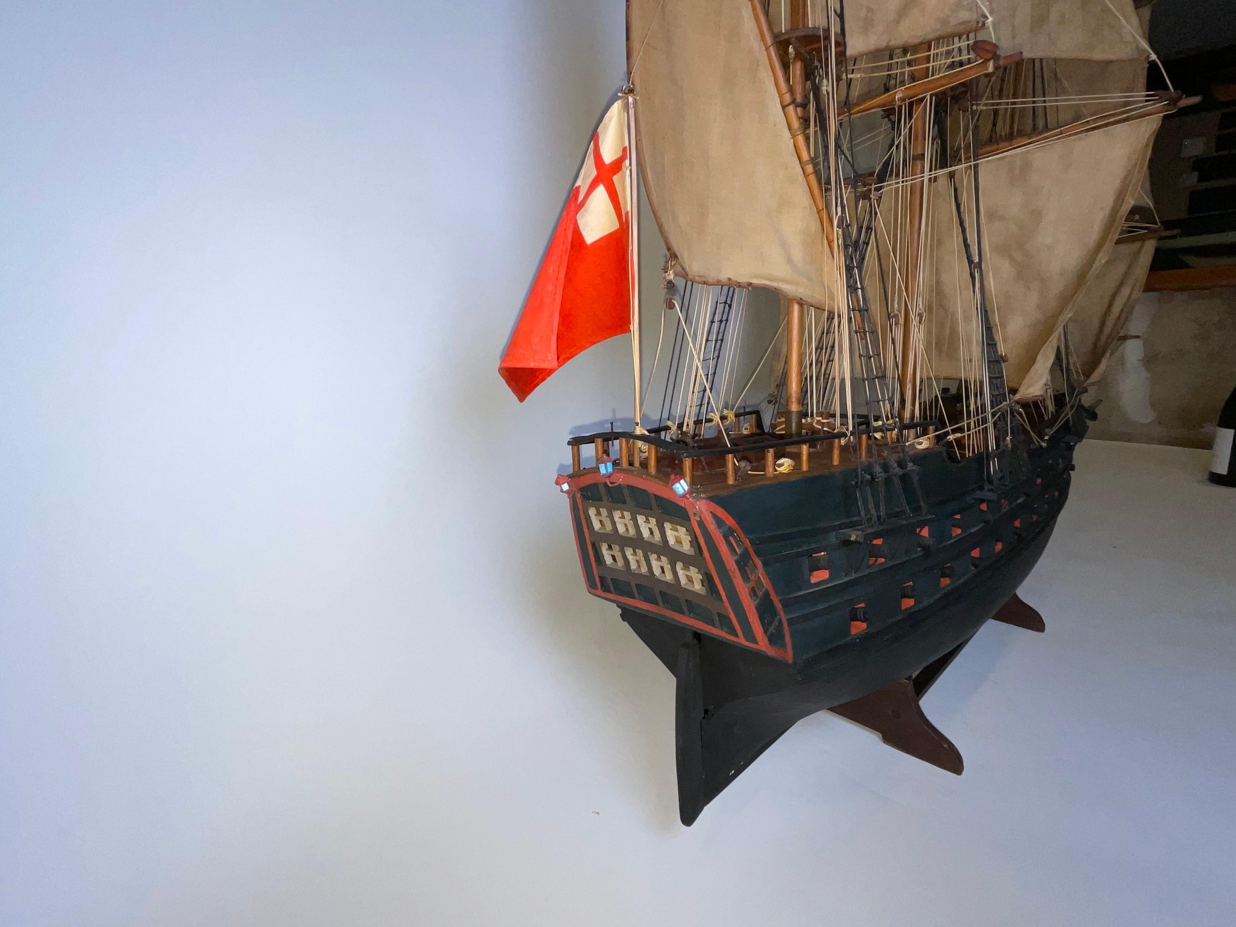 Modèle de bateau à grande échelle d'une frigate anglaise en vente 9