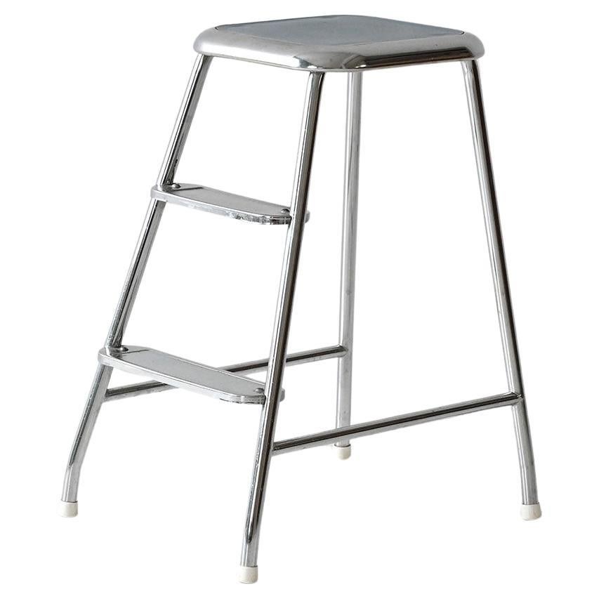 Scaletto scandinavo vintage in acciaio e formica