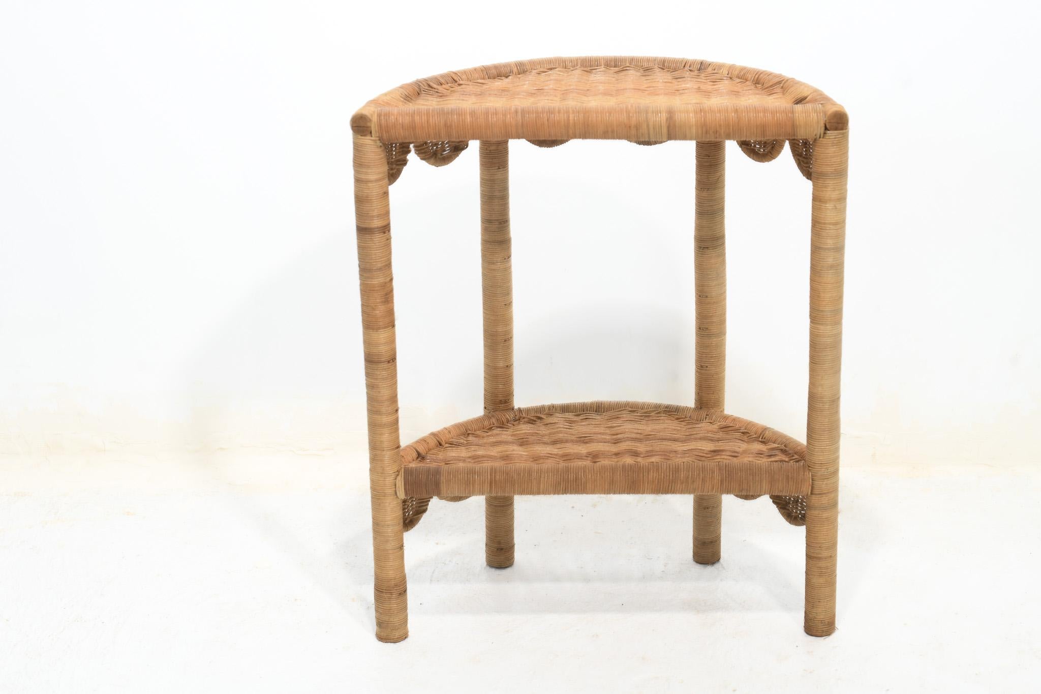 XXIe siècle et contemporain Table de chevet Scallop par Rattanology en vente