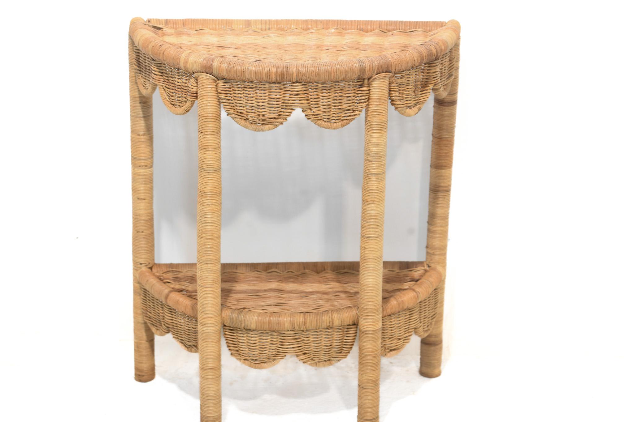 Table de chevet Scallop par Rattanology en vente 1