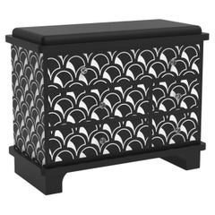Commode noire d'inspiration festonnée par Artisanal