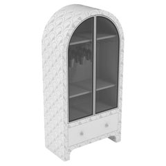 Meuble de bar blanc d'inspiration festonnée par Artisanal