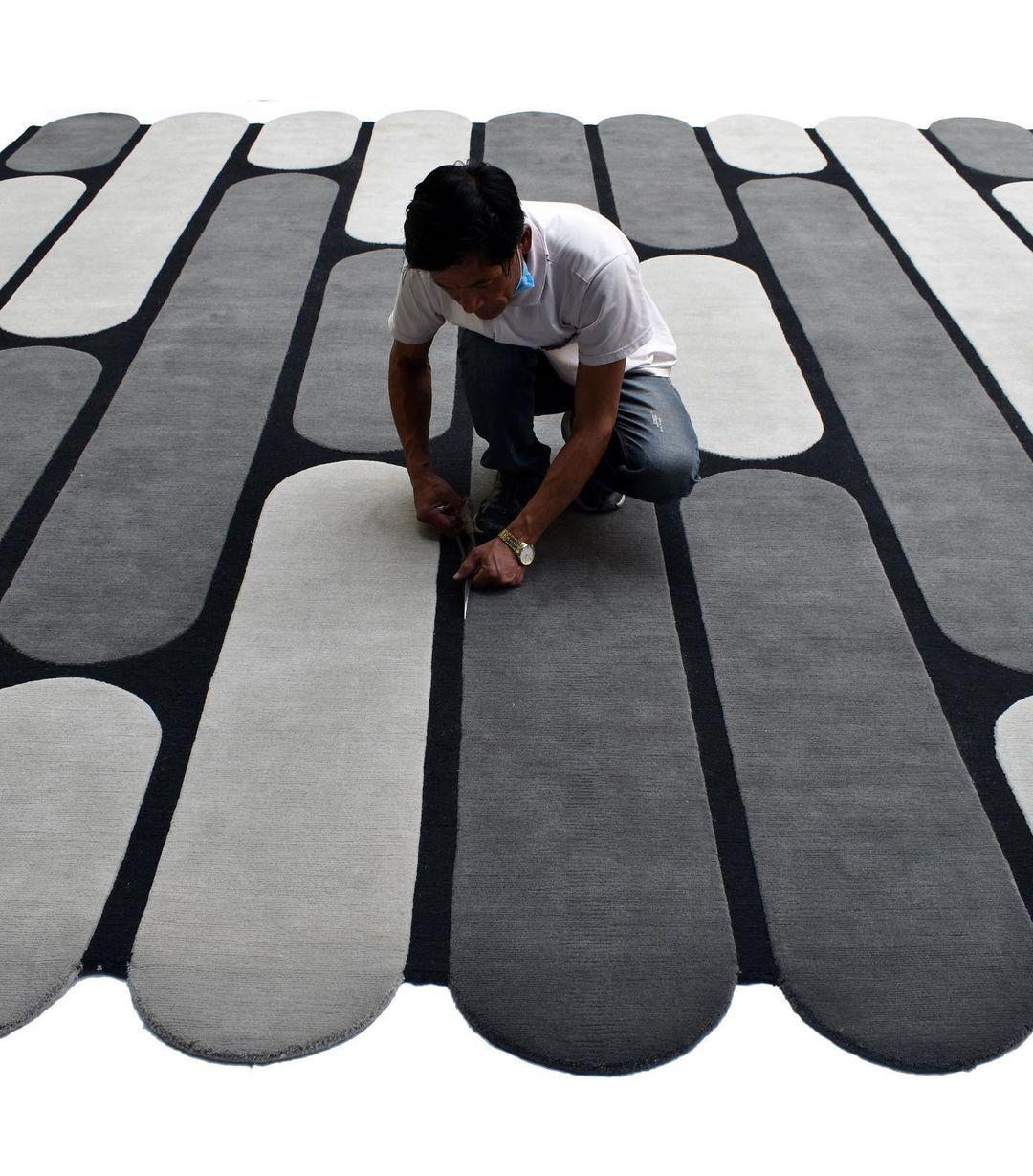 Großer Jakobsmuschel-Teppich von Art & Loom (Postmoderne) im Angebot