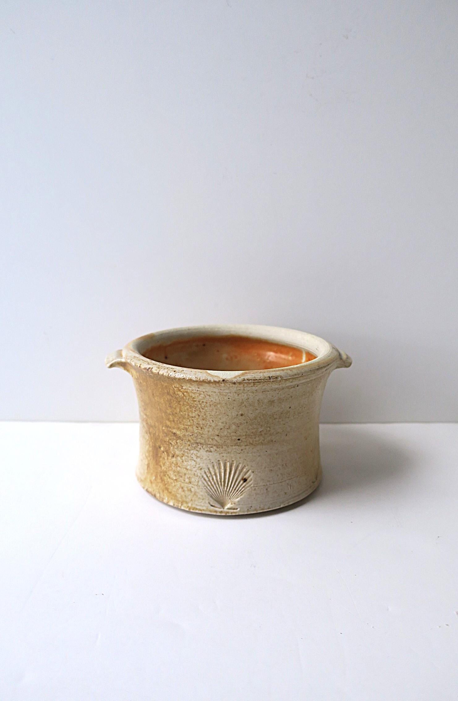 Scallop Seashell Ice Bucket or Bowl Pot For Sale 1