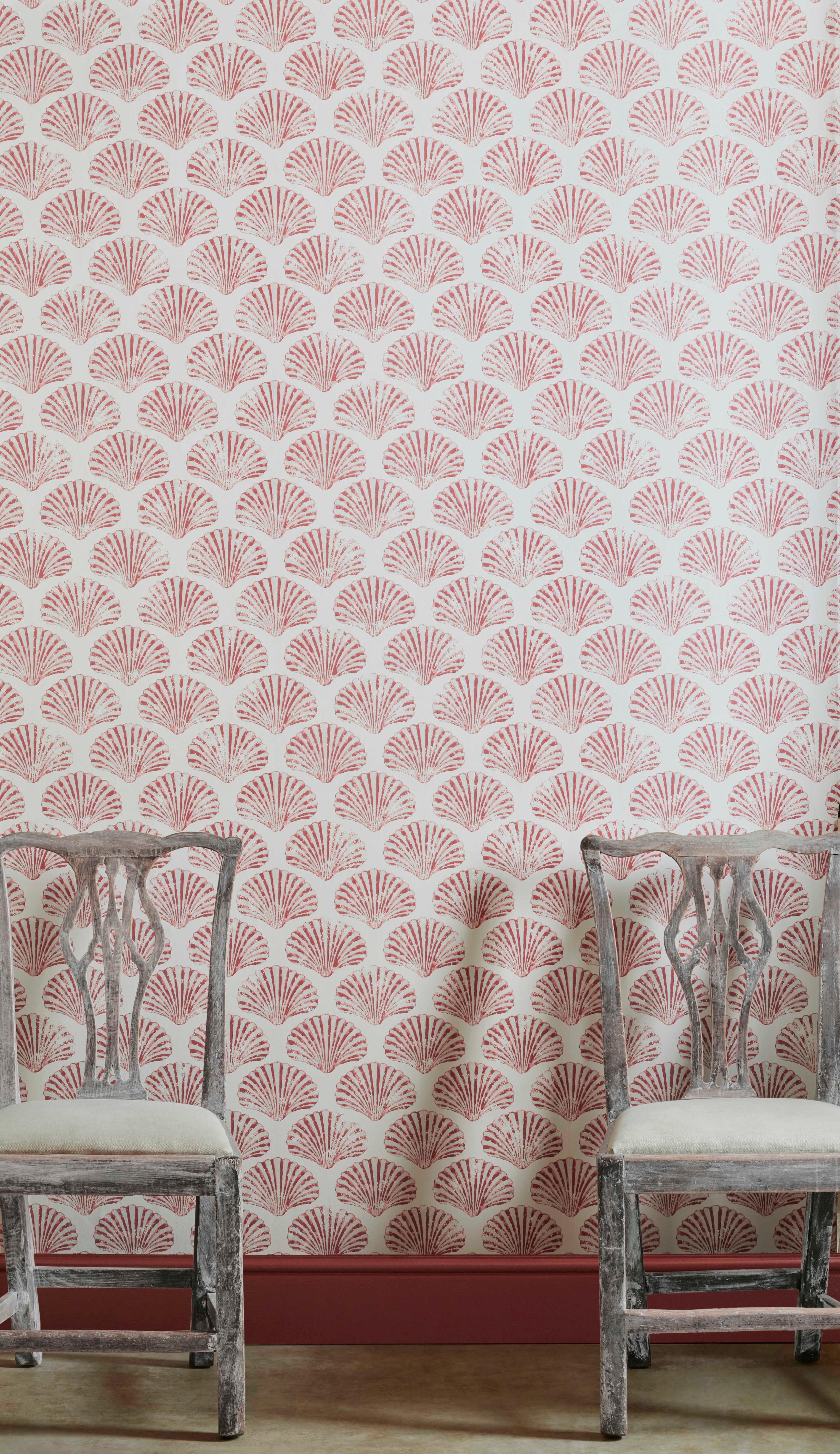 'Scallop Shell' Contemporary, Traditional Wallpaper in Red  In New Condition For Sale In Pewsey, Wiltshire