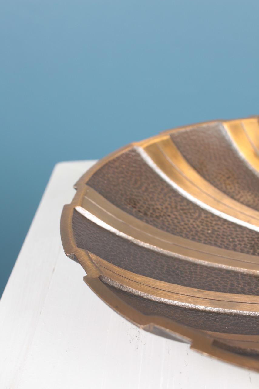 Scallop Shell Dish in Solid Brass, Designed and Made in Denmark, 1940s In Excellent Condition For Sale In Lejre, DK