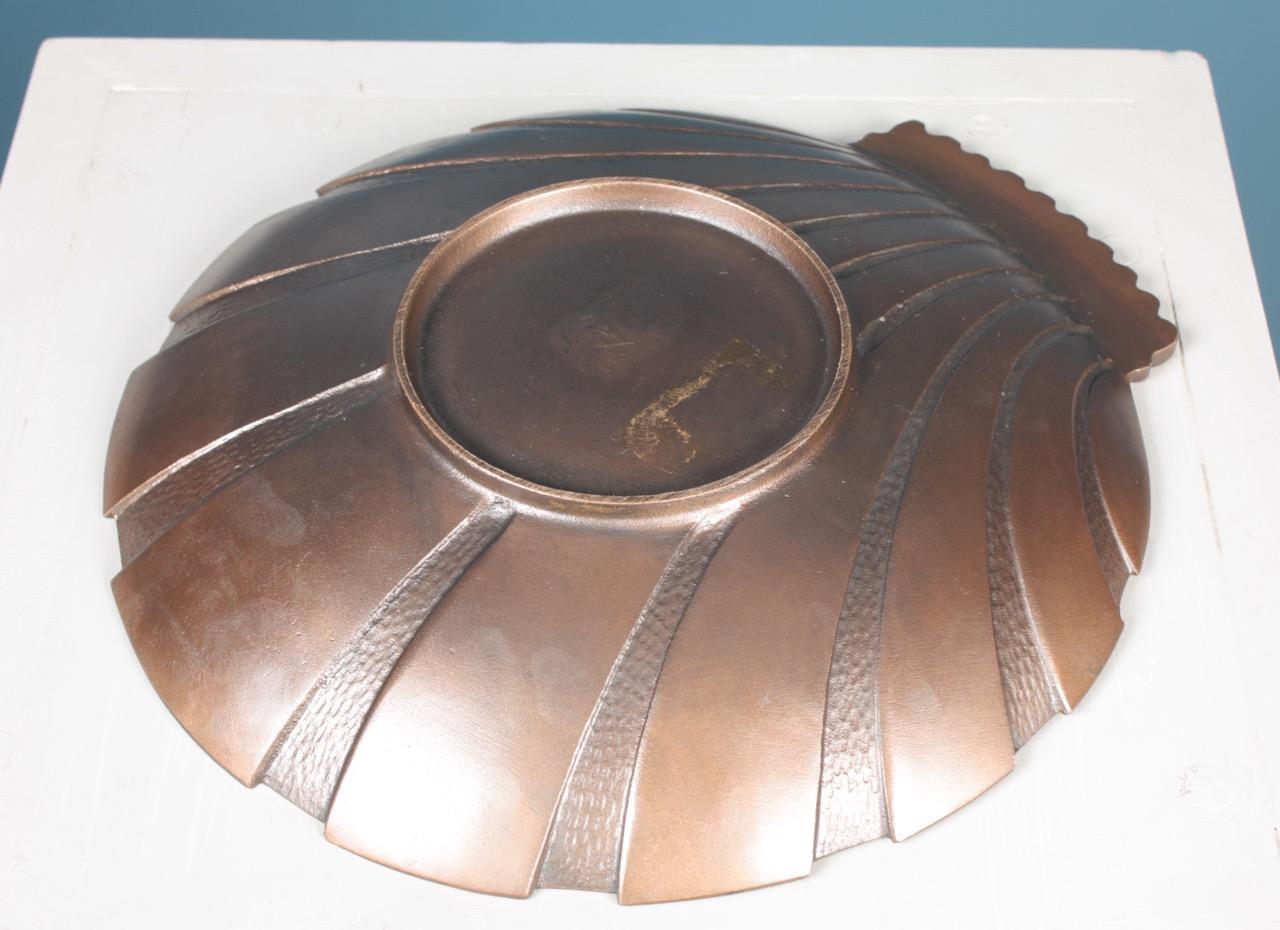 Mid-20th Century Scallop Shell Dish in Solid Brass, Designed and Made in Denmark, 1940s For Sale