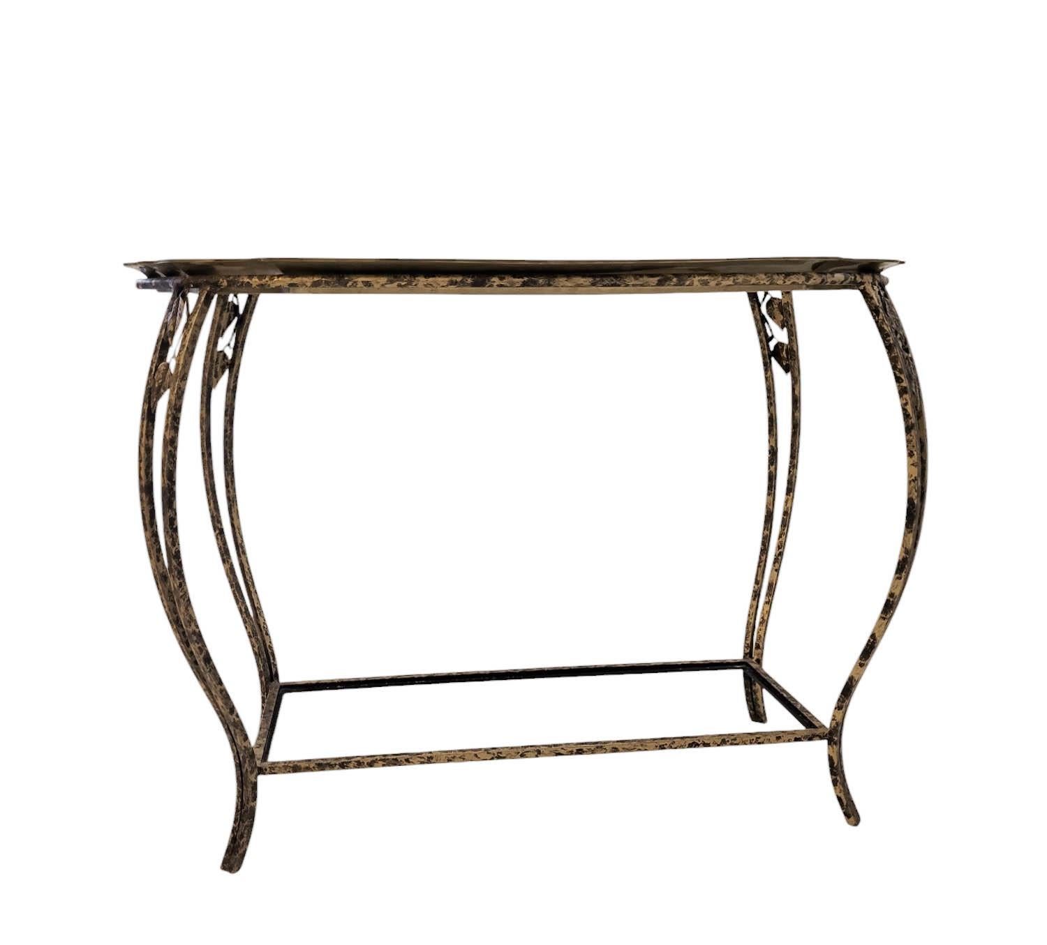 Américain Table d'appoint / d'appoint à plateau festonné et bordé de laiton en vente