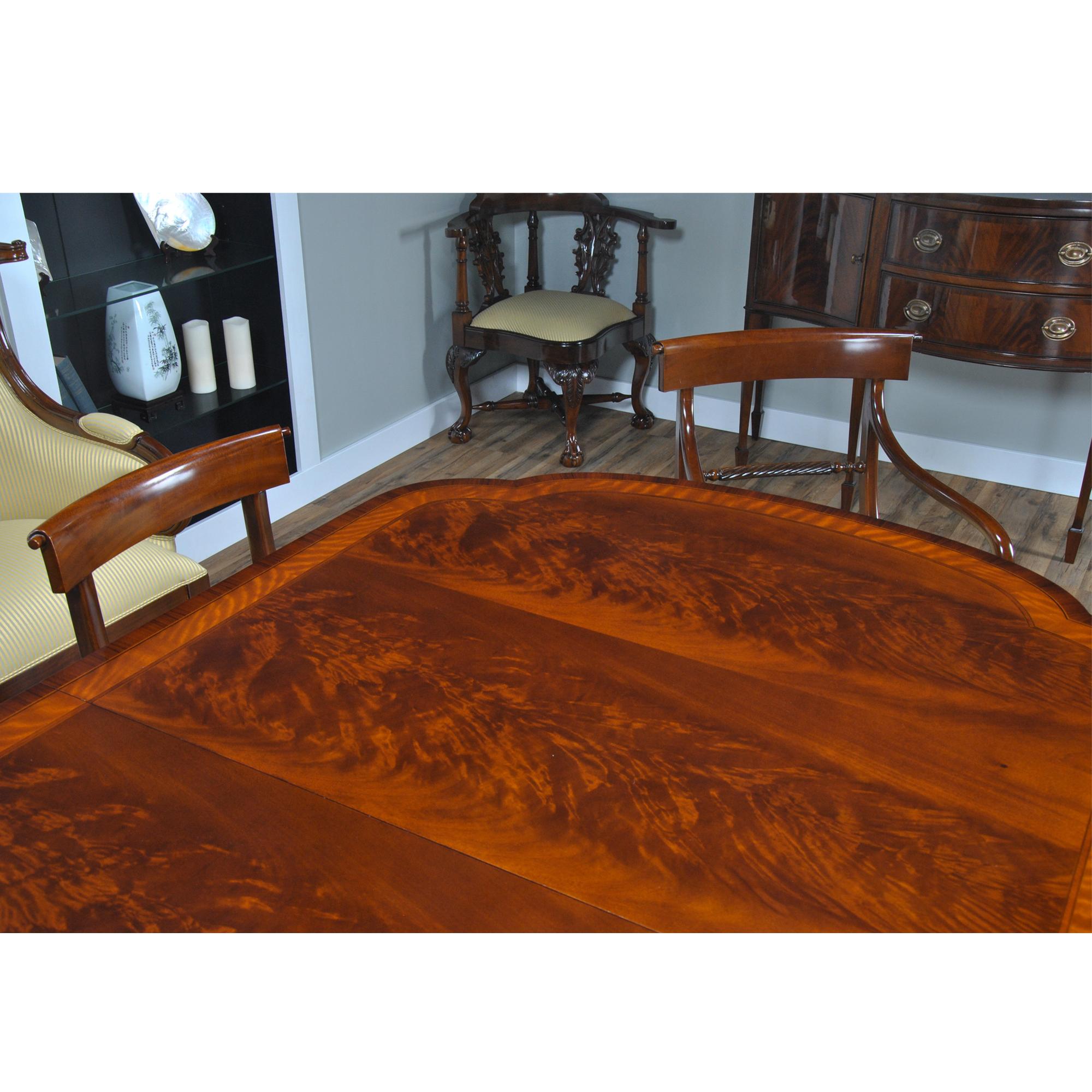 Scalloped Corner Mahogany Dining Table  For Sale 1