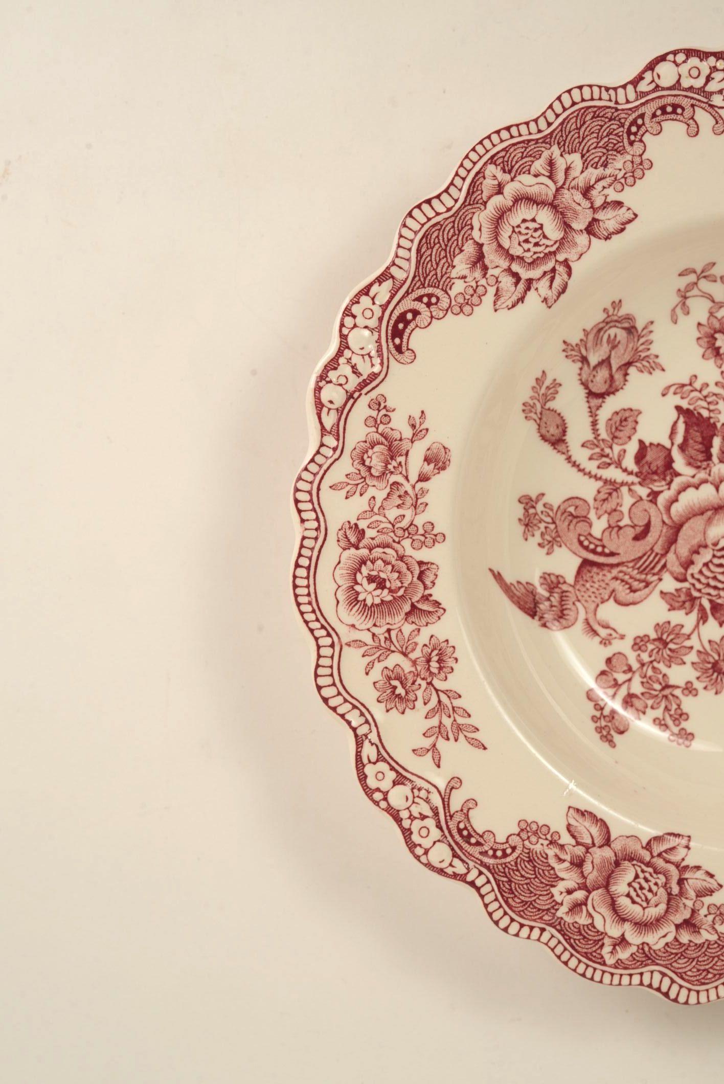 Country Assiette ducale à couronne festonnée en rose Bristol - Scène de jardin victorienne en vente