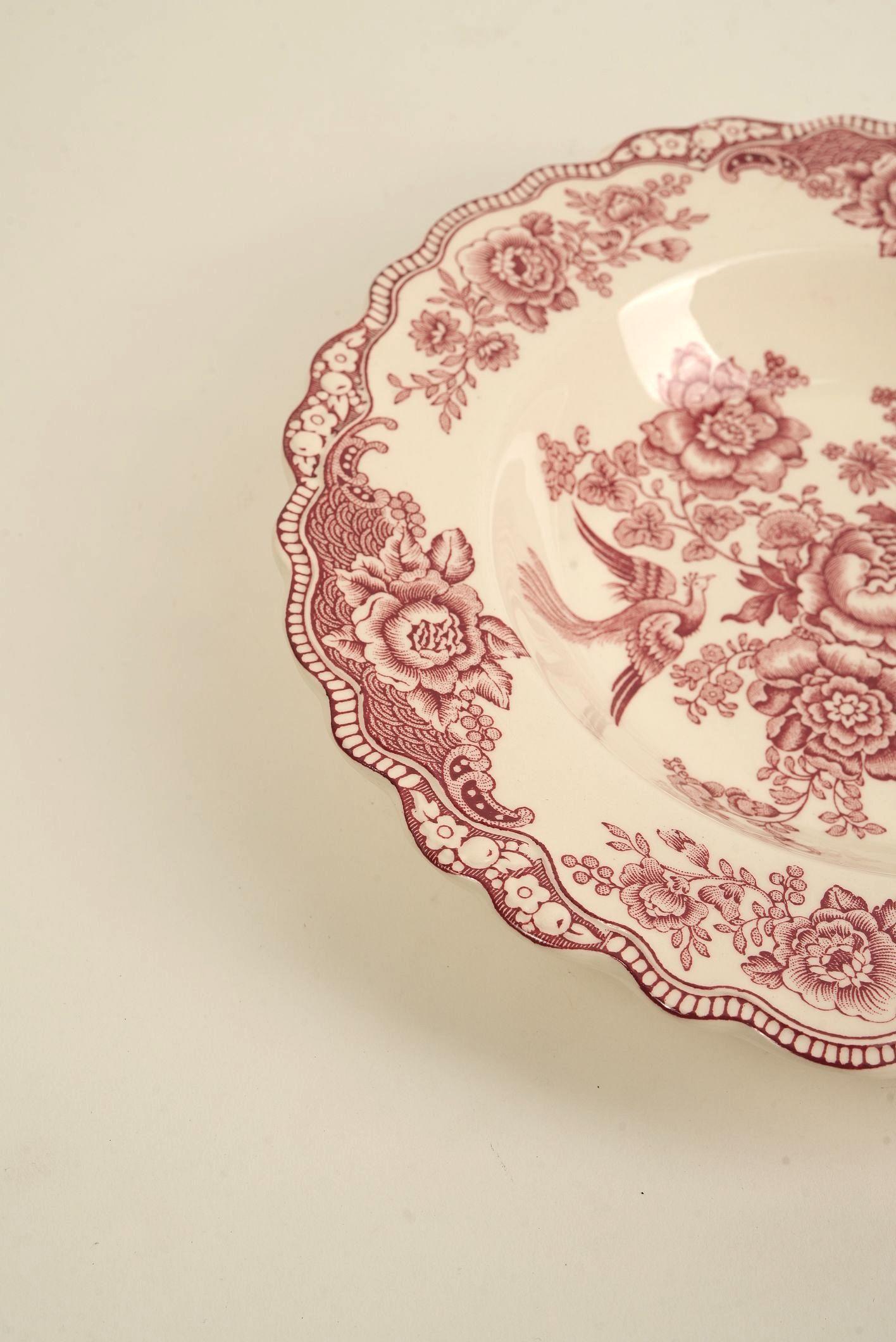 Assiette ducale à couronne festonnée en rose Bristol - Scène de jardin victorienne en vente 1