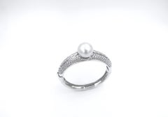 Scalloped Detail Diamond 18 Karat Gold Bangle and White South Sea Pearl