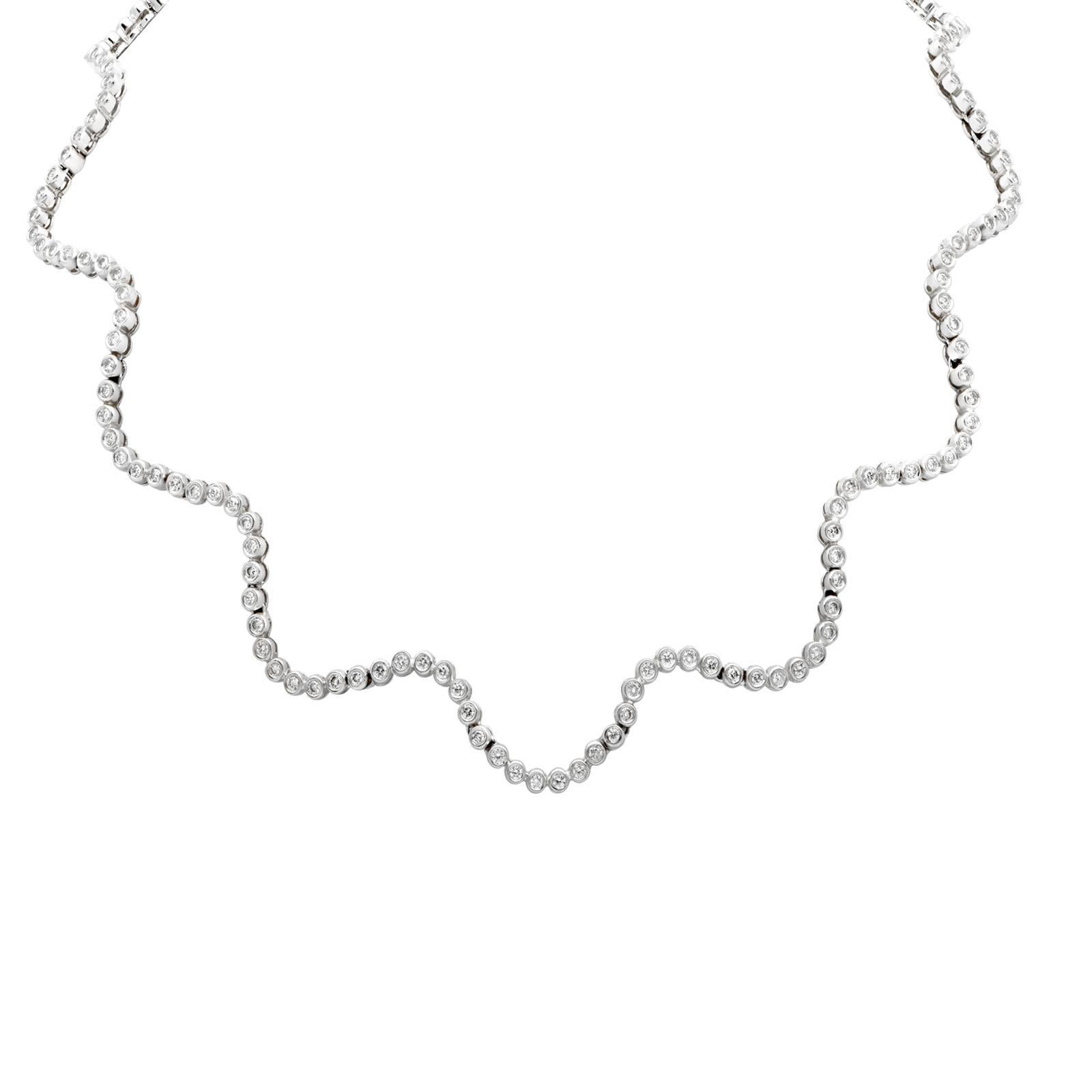 Collar de tenis vintage de oro blanco de 18 quilates con diamantes festoneados Corte brillante en venta