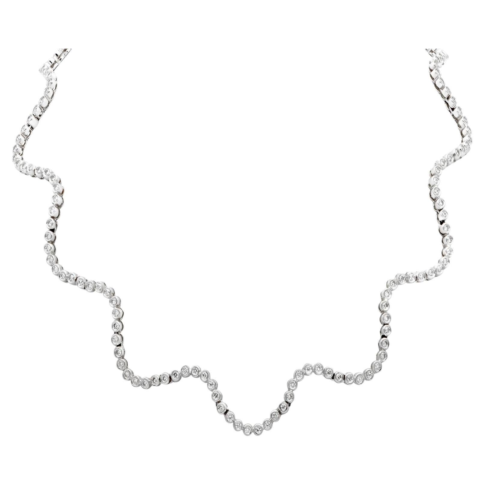 Collar de tenis vintage de oro blanco de 18 quilates con diamantes festoneados en venta