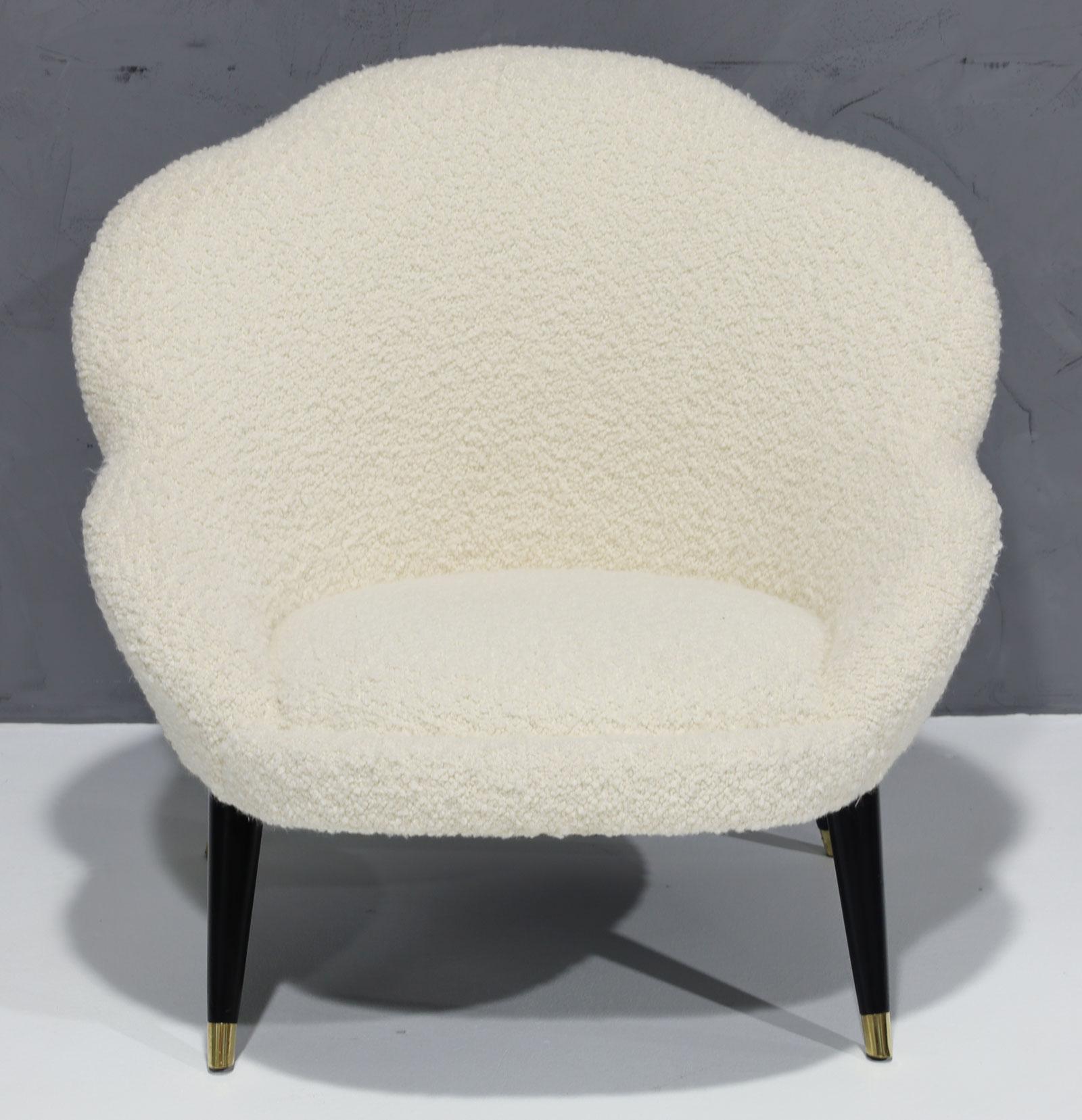Mid-Century Modern Scalloped Edge Lounge Chair in Designer Boucle' For Sale