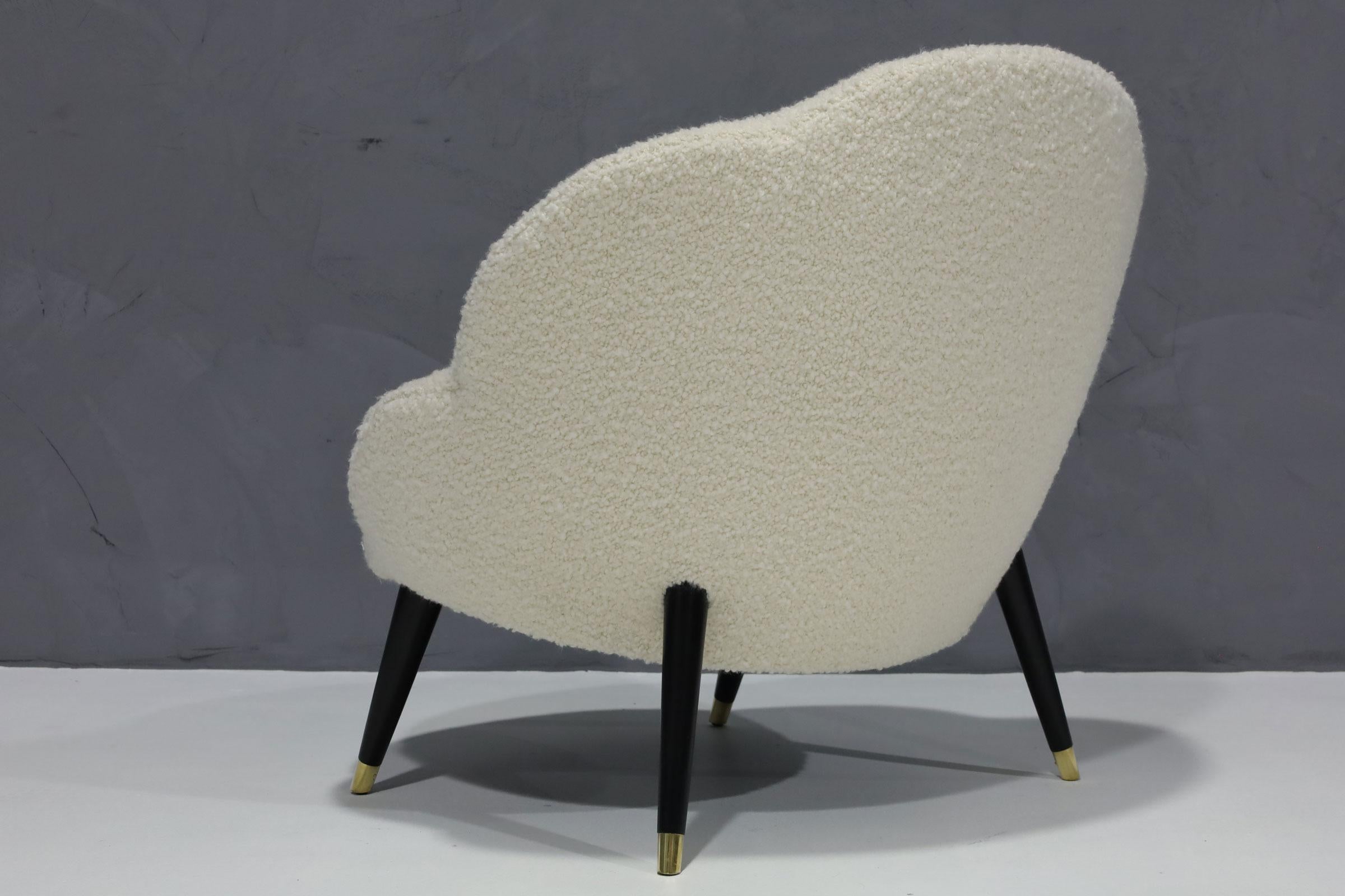 Upholstery Scalloped Edge Lounge Chair in Designer Boucle' For Sale