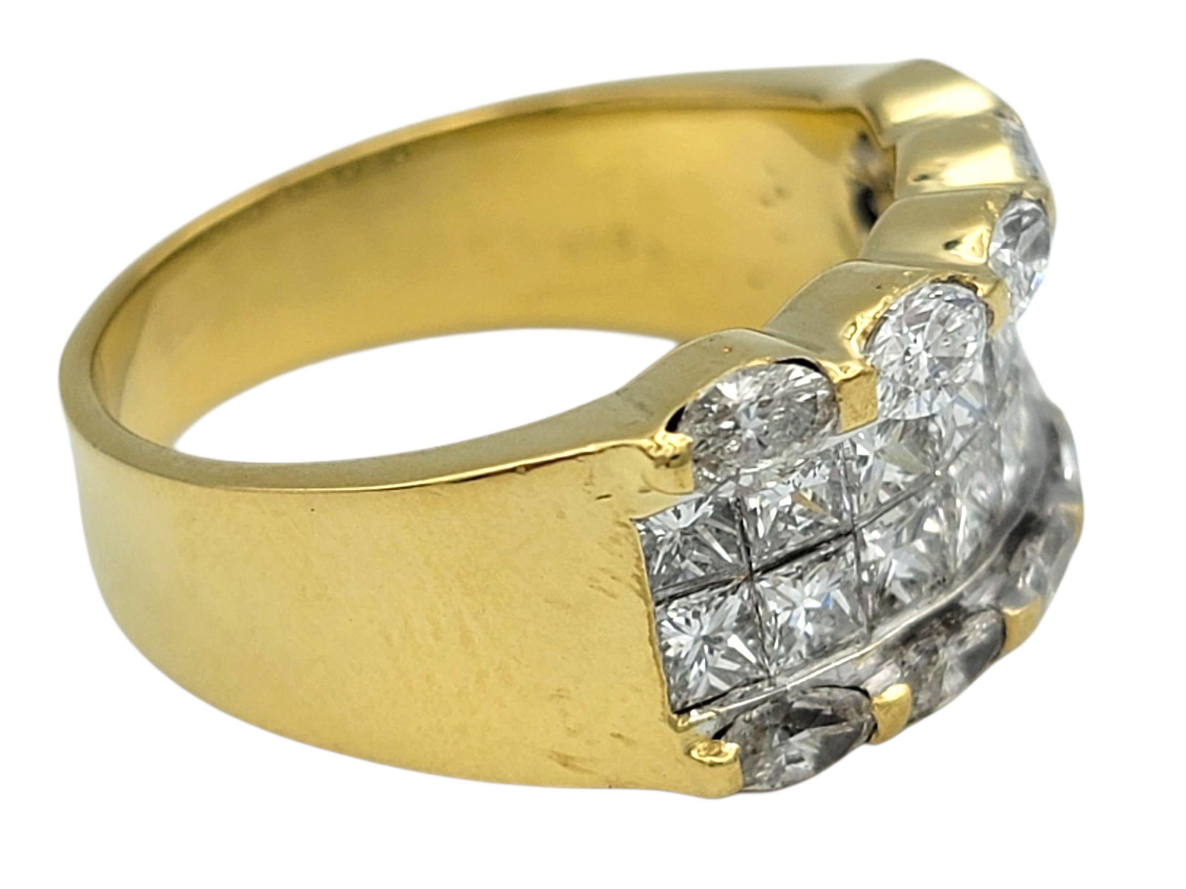 Bague à bord festonné avec diamant taille princesse et marquise en or jaune 18 carats Pour femmes en vente