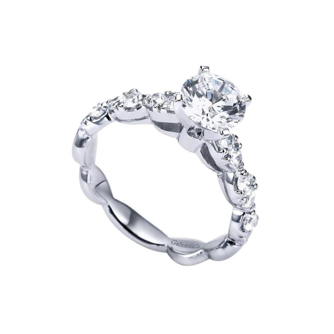 Round Cut   Scalloped Edge White Gold Diamond Engagement Ring For Sale