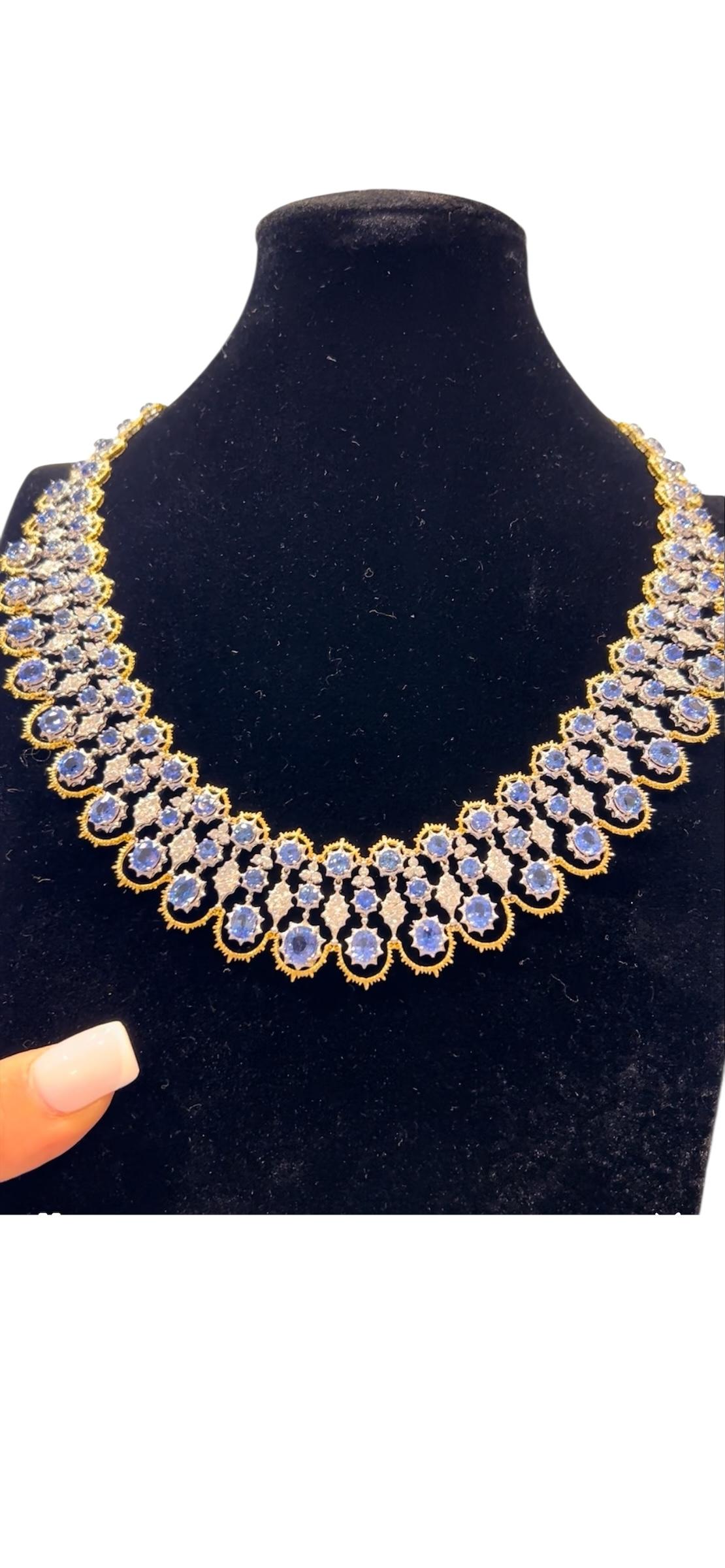 Taille ronde Collier en or 18 carats diamant saphir bleu bleu festonné Design/One en vente