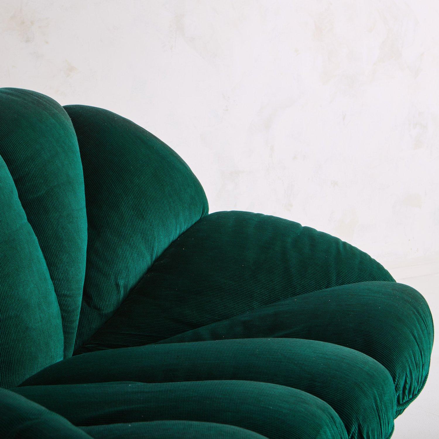 Italian Scalloped Loveseat in Green Velvet, Italy 20th Century