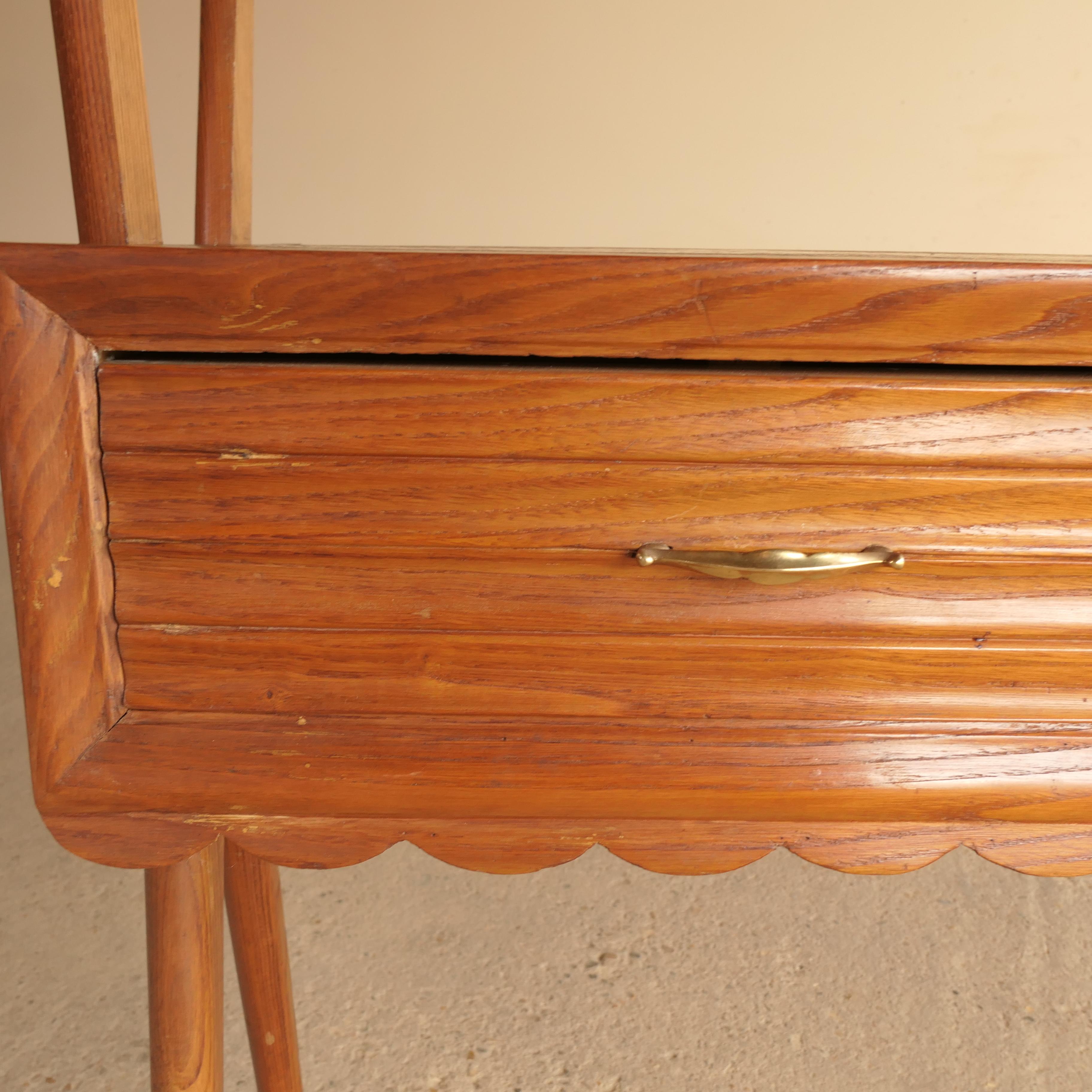 Scalloped Mid Century Console / Sideboard For Sale 4