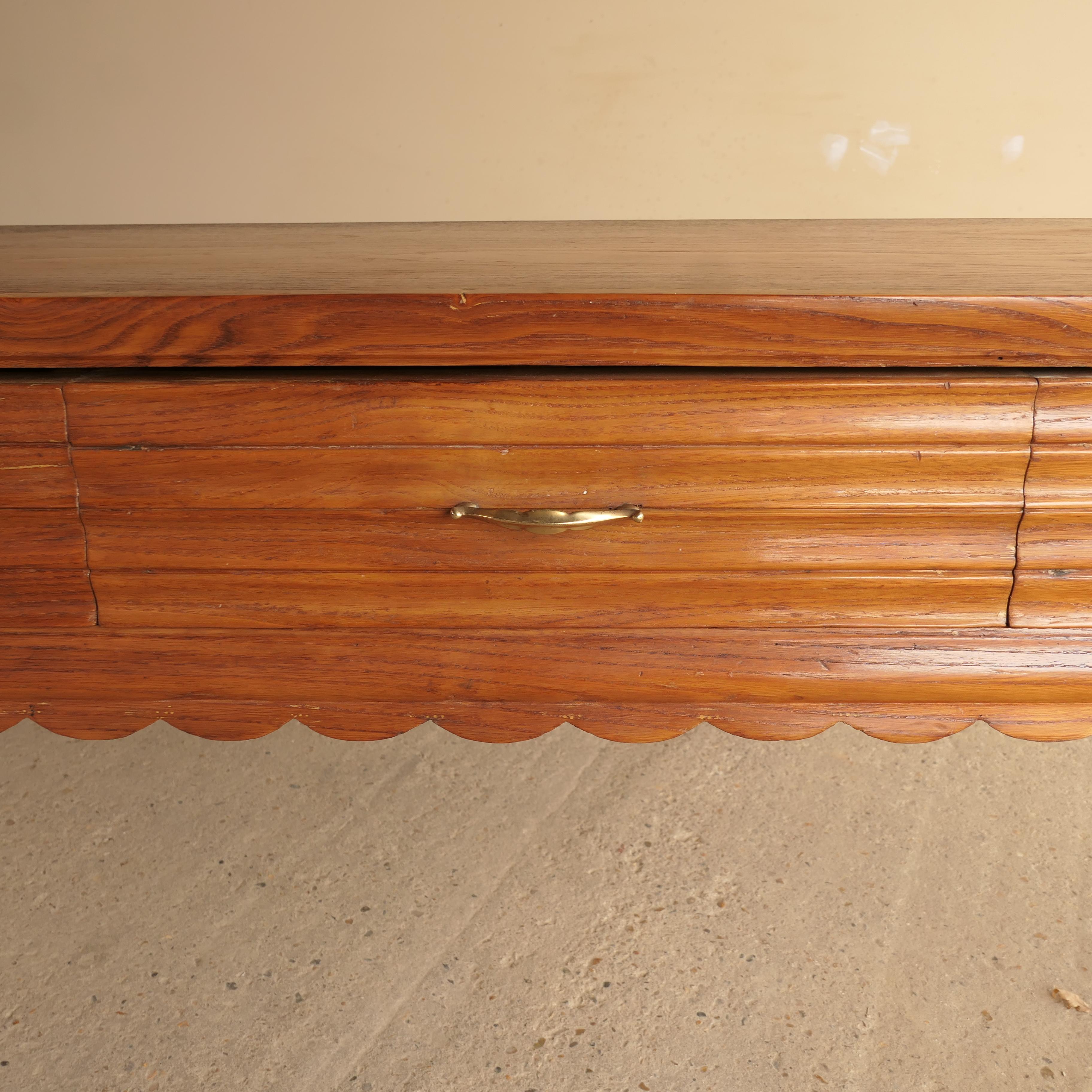 Scalloped Mid Century Console / Sideboard For Sale 6