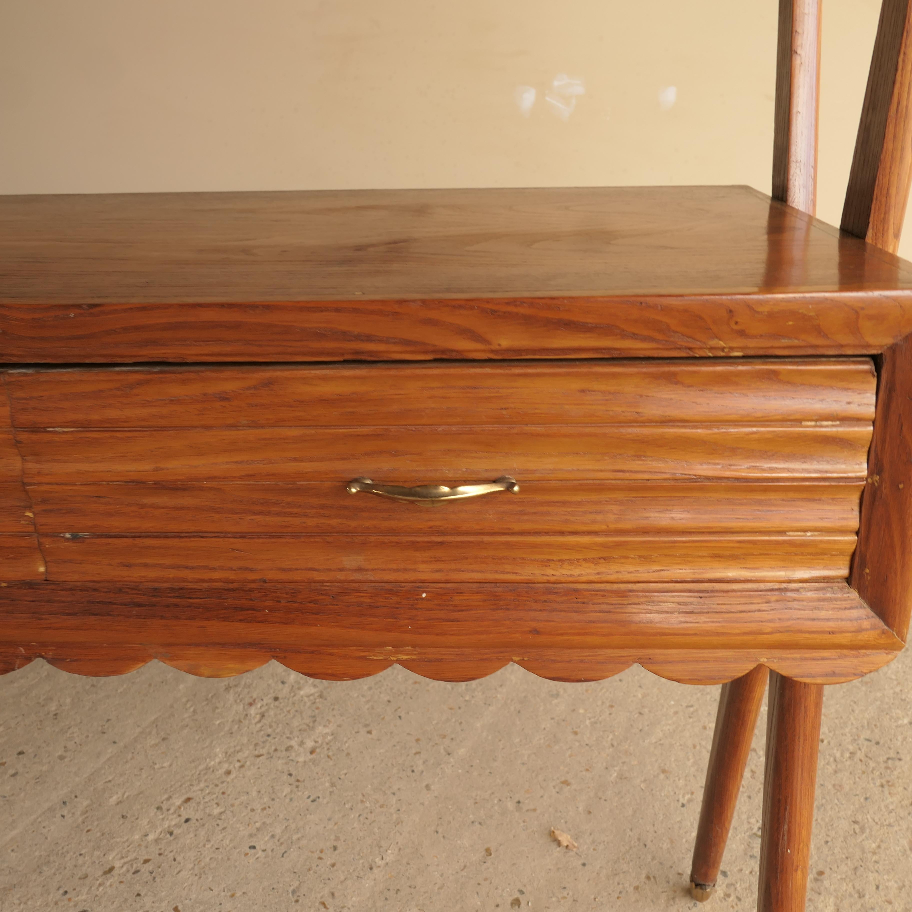 Scalloped Mid Century Console / Sideboard For Sale 7