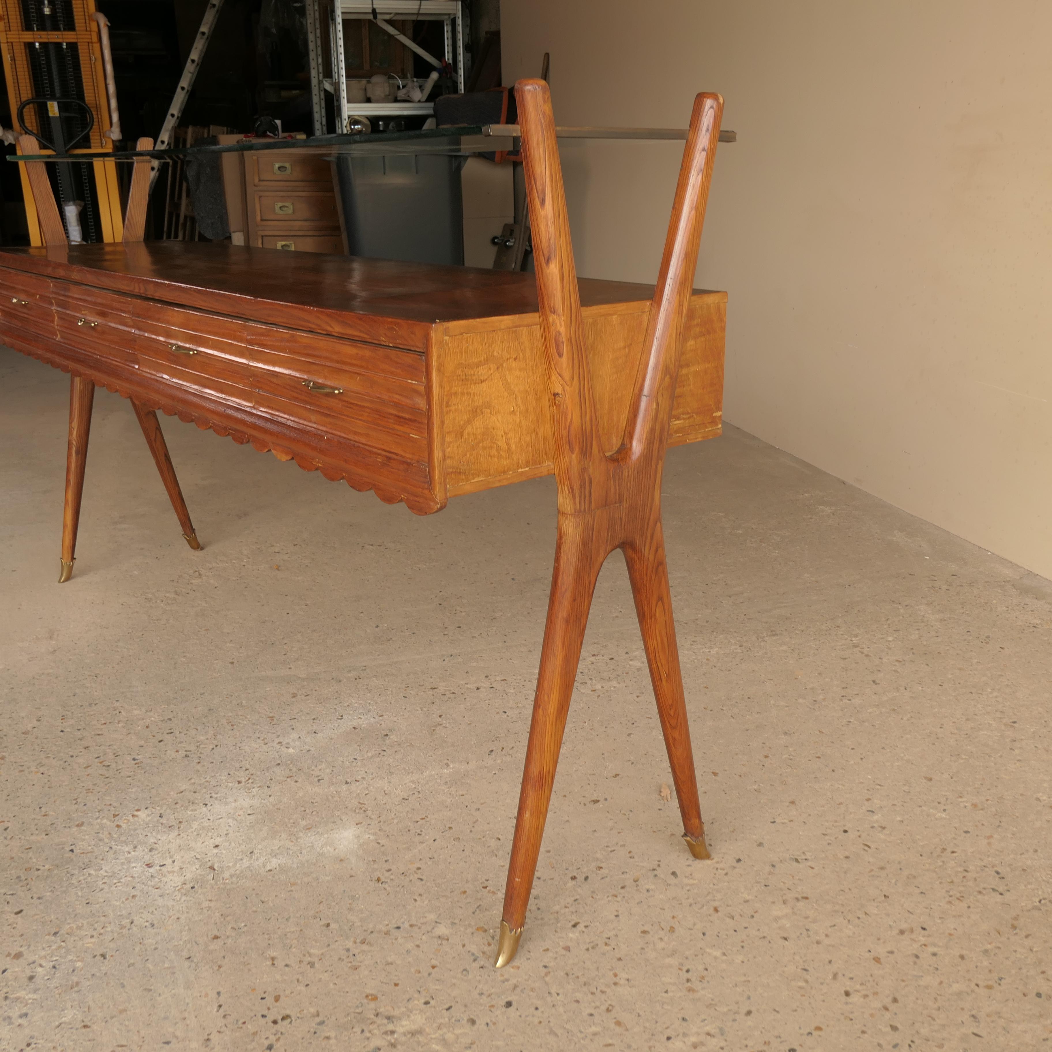 Scalloped Mid Century Console / Sideboard For Sale 9