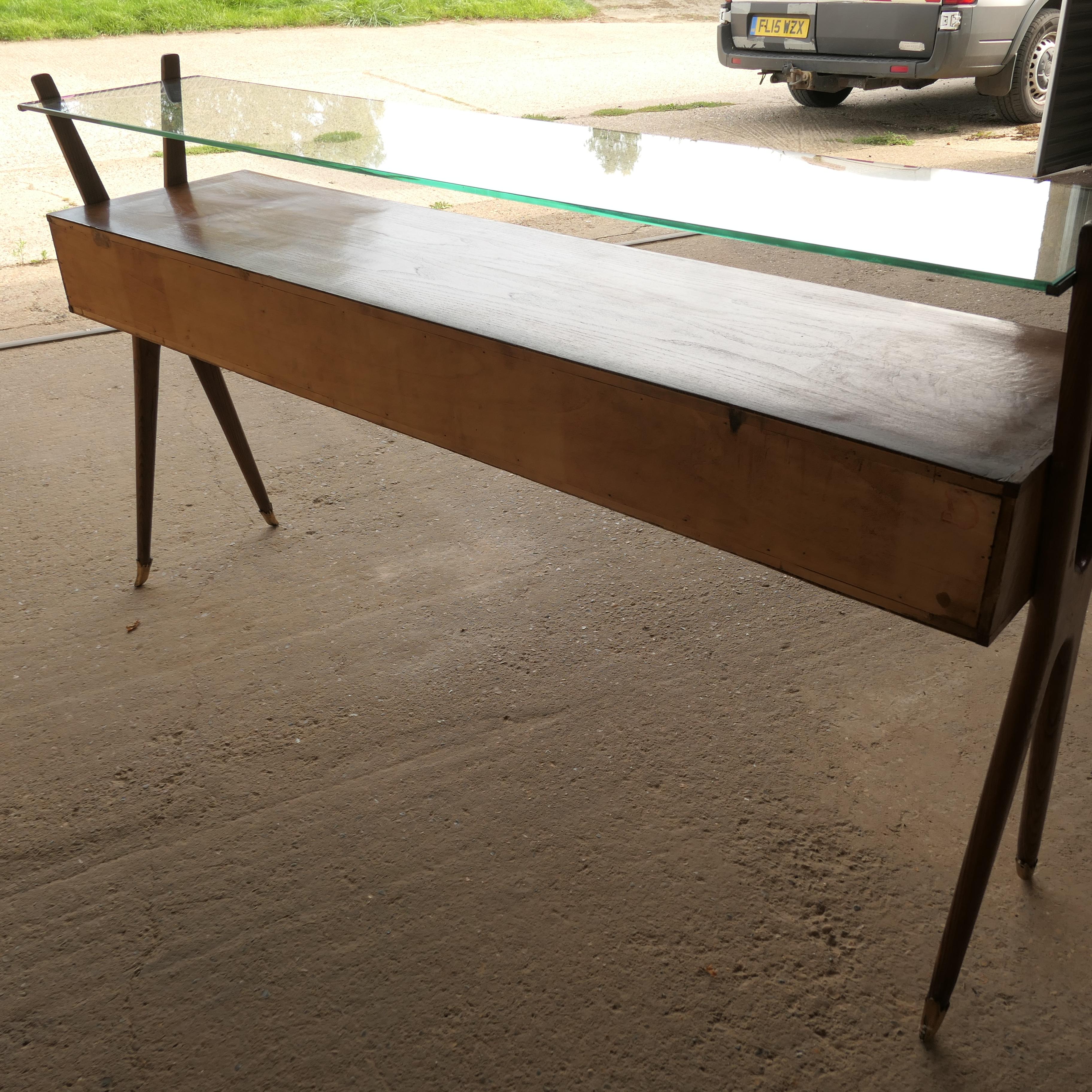 Scalloped Mid Century Console / Sideboard For Sale 13