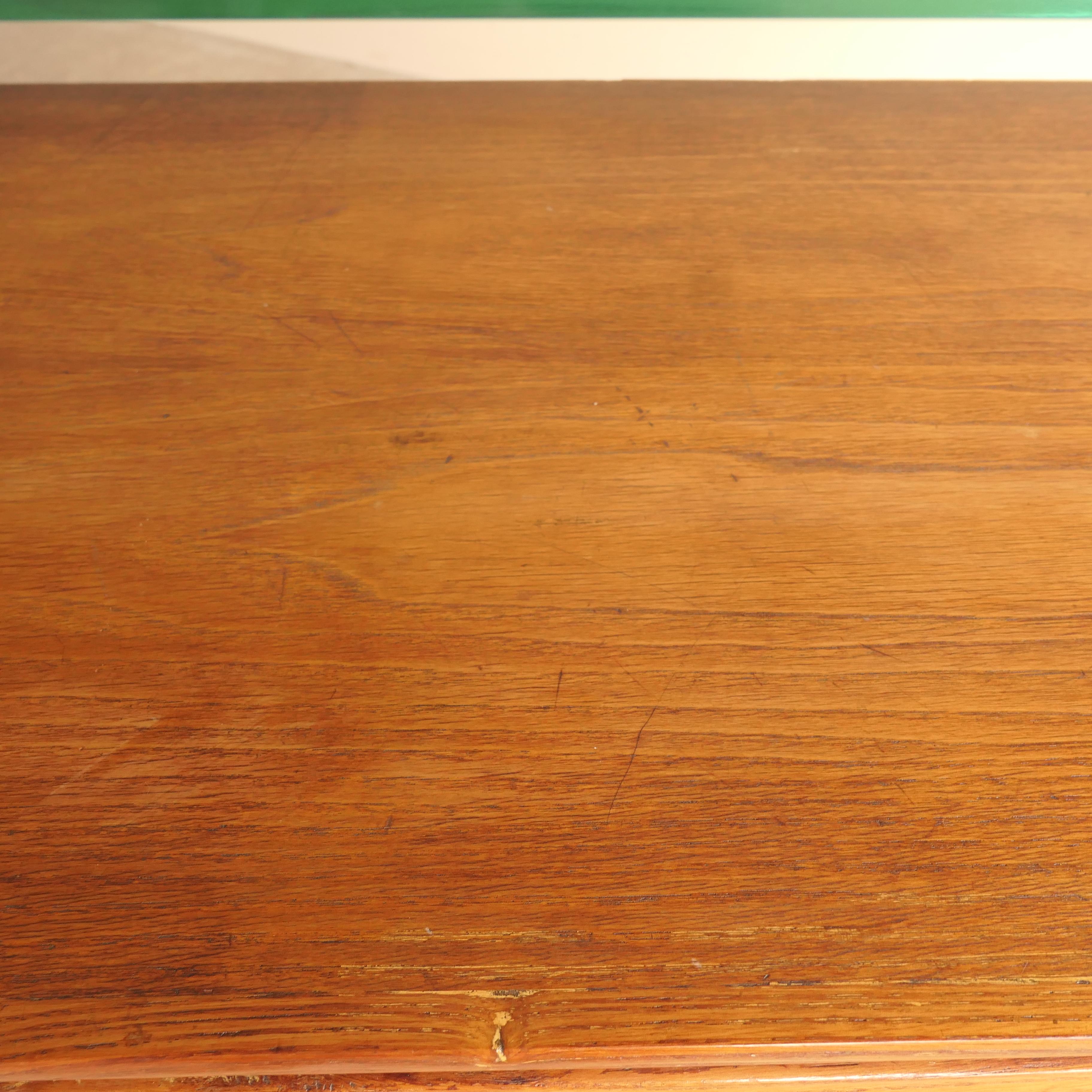 Scalloped Mid Century Console / Sideboard In Good Condition For Sale In Faversham, GB