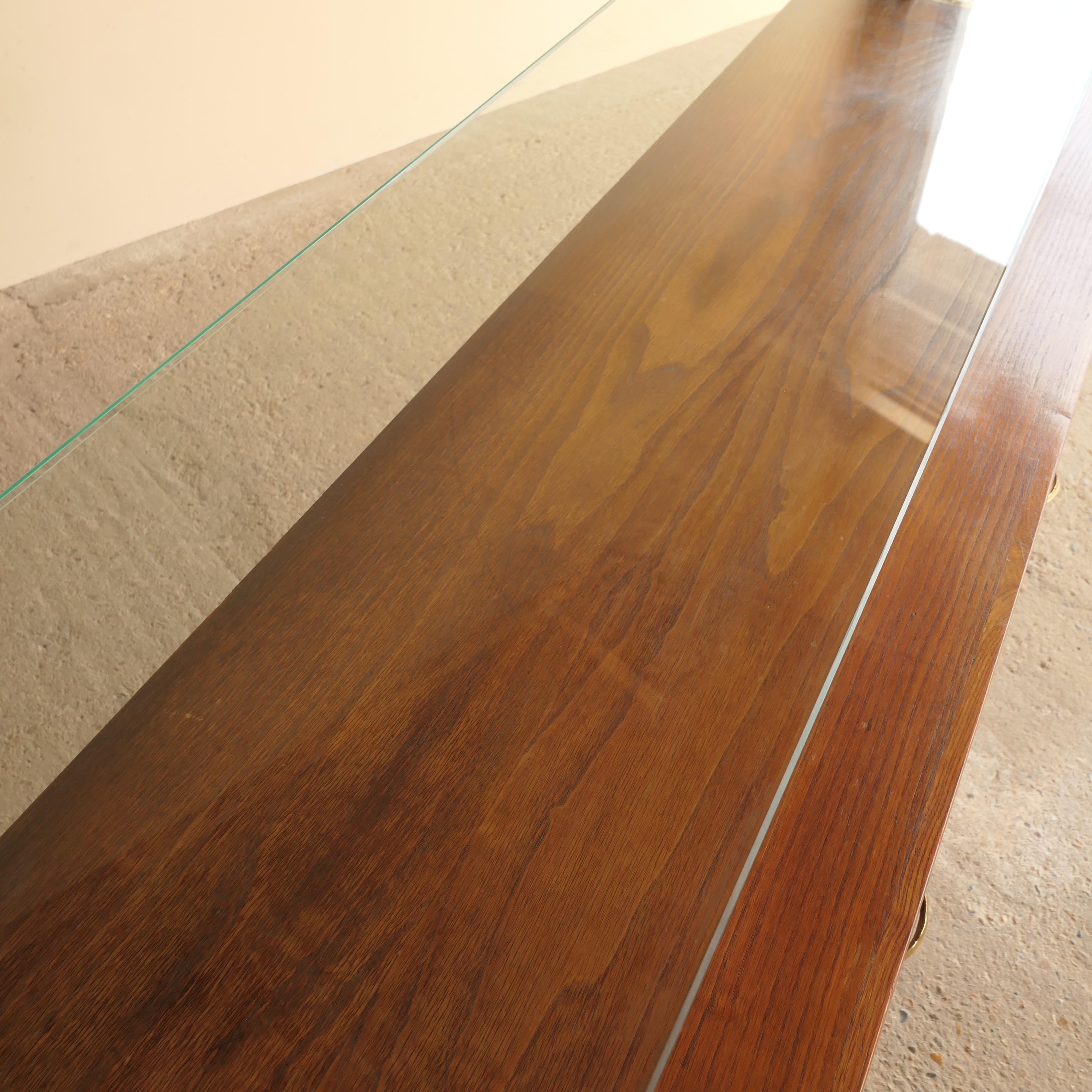 Scalloped Mid Century Console / Sideboard For Sale 2