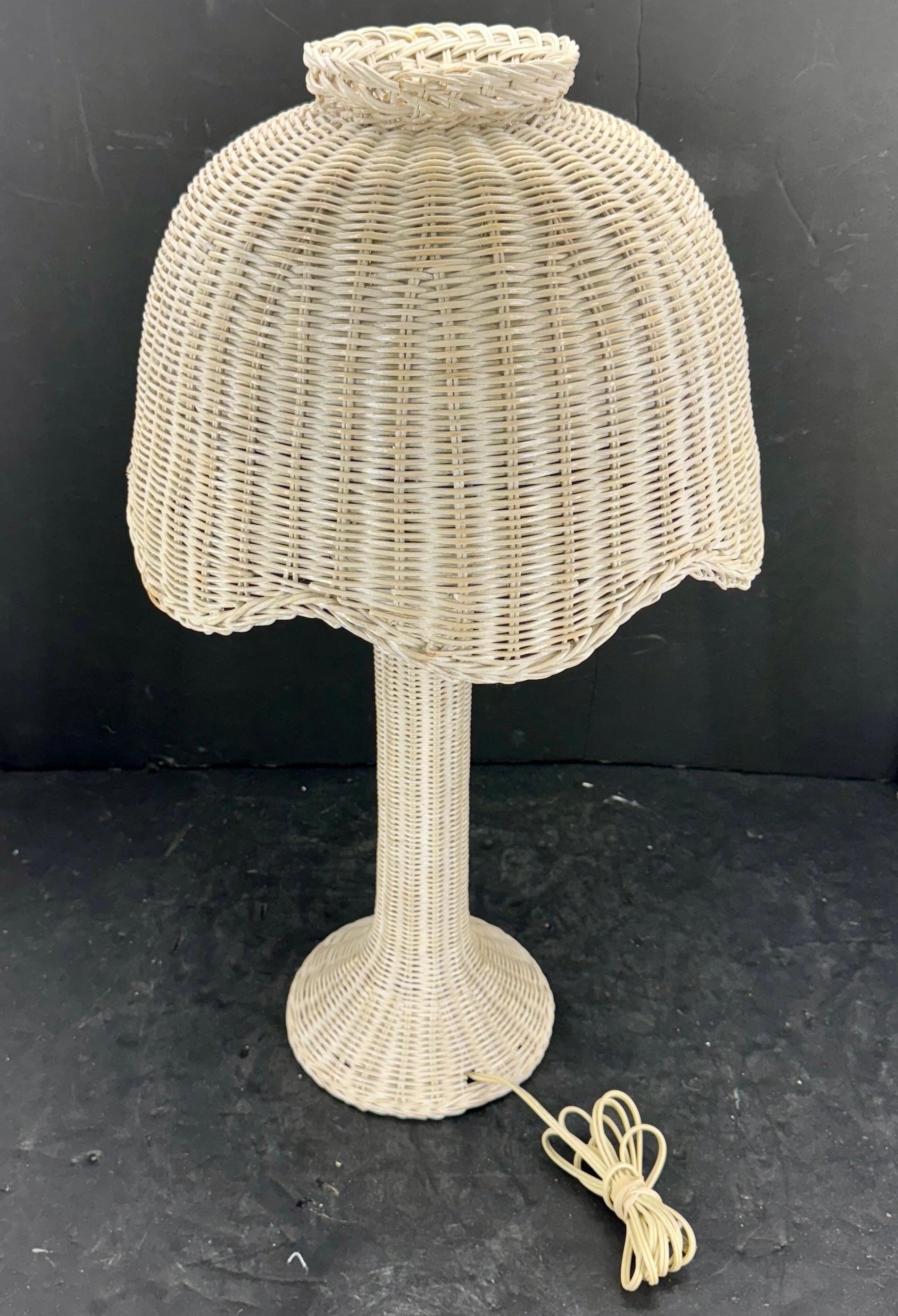 Metal Scalloped Mid-Century White Painted Wicker Table Lamp For Sale