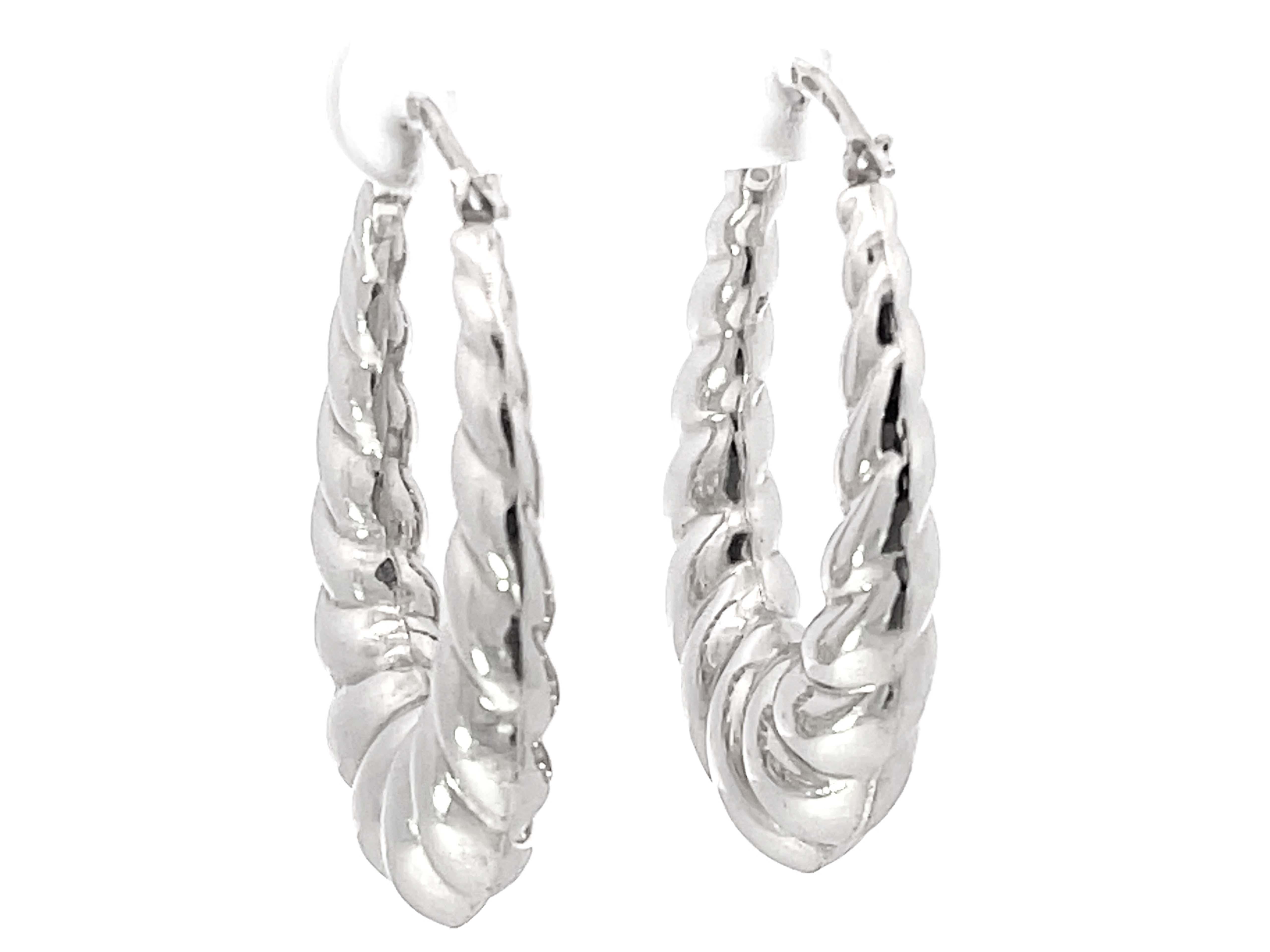 Modern Scalloped Oval Hoop Earrings in 18k White Gold For Sale