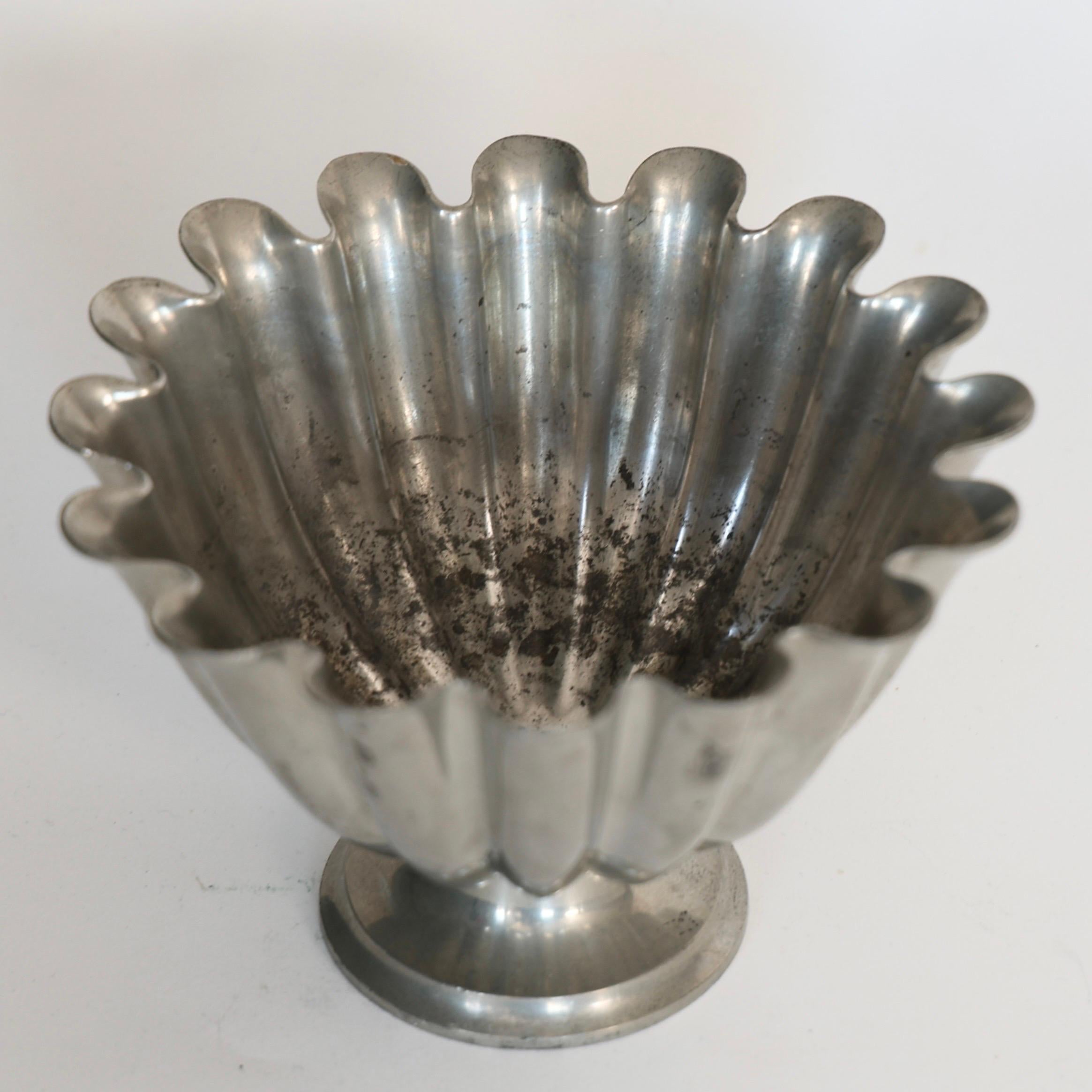 Scalloped Pedestal Pewter Bowl by Just Andersen, 1920s, Denmark For Sale 2
