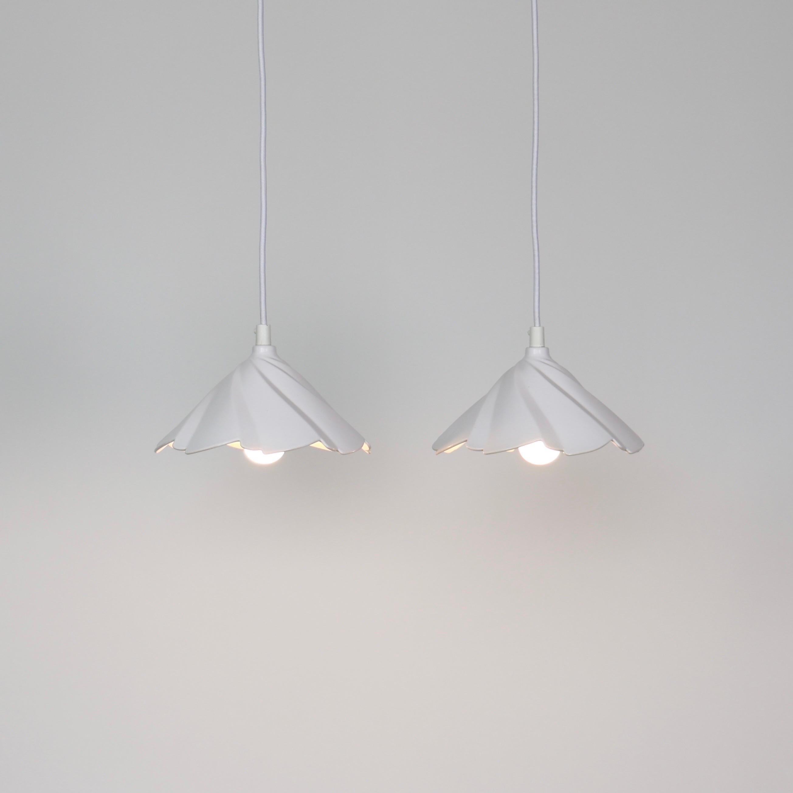 Danois Lampes suspendues en porcelaine festonnée par Søholm, Danemark en vente