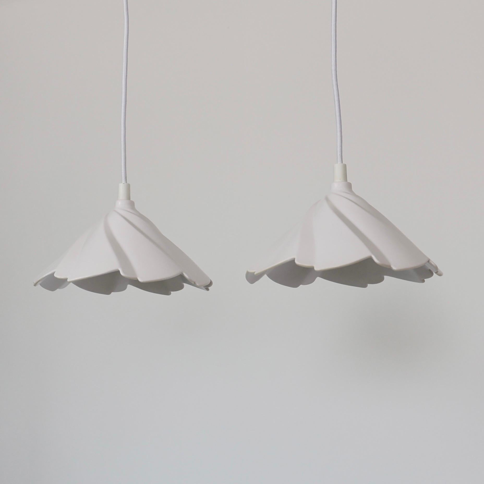 Lampes suspendues en porcelaine festonnée par Søholm, Danemark Bon état - En vente à Værløse, DK