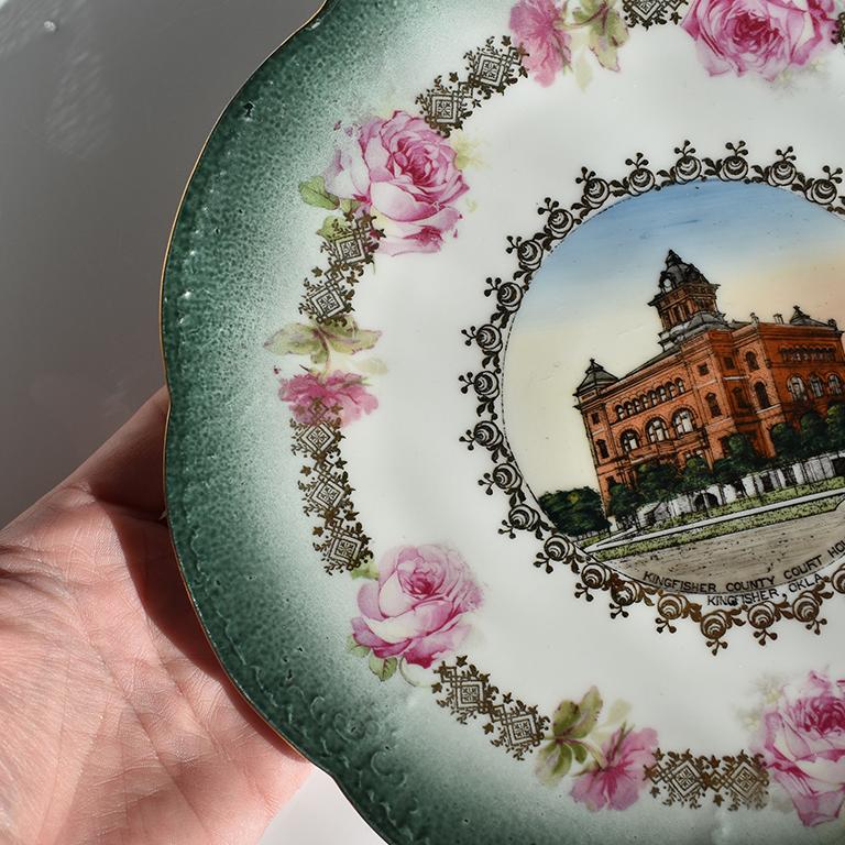 Ceramic Scalloped Round Decorative Souvenir Plate in Emerald from Kingfisher Oklahoma For Sale