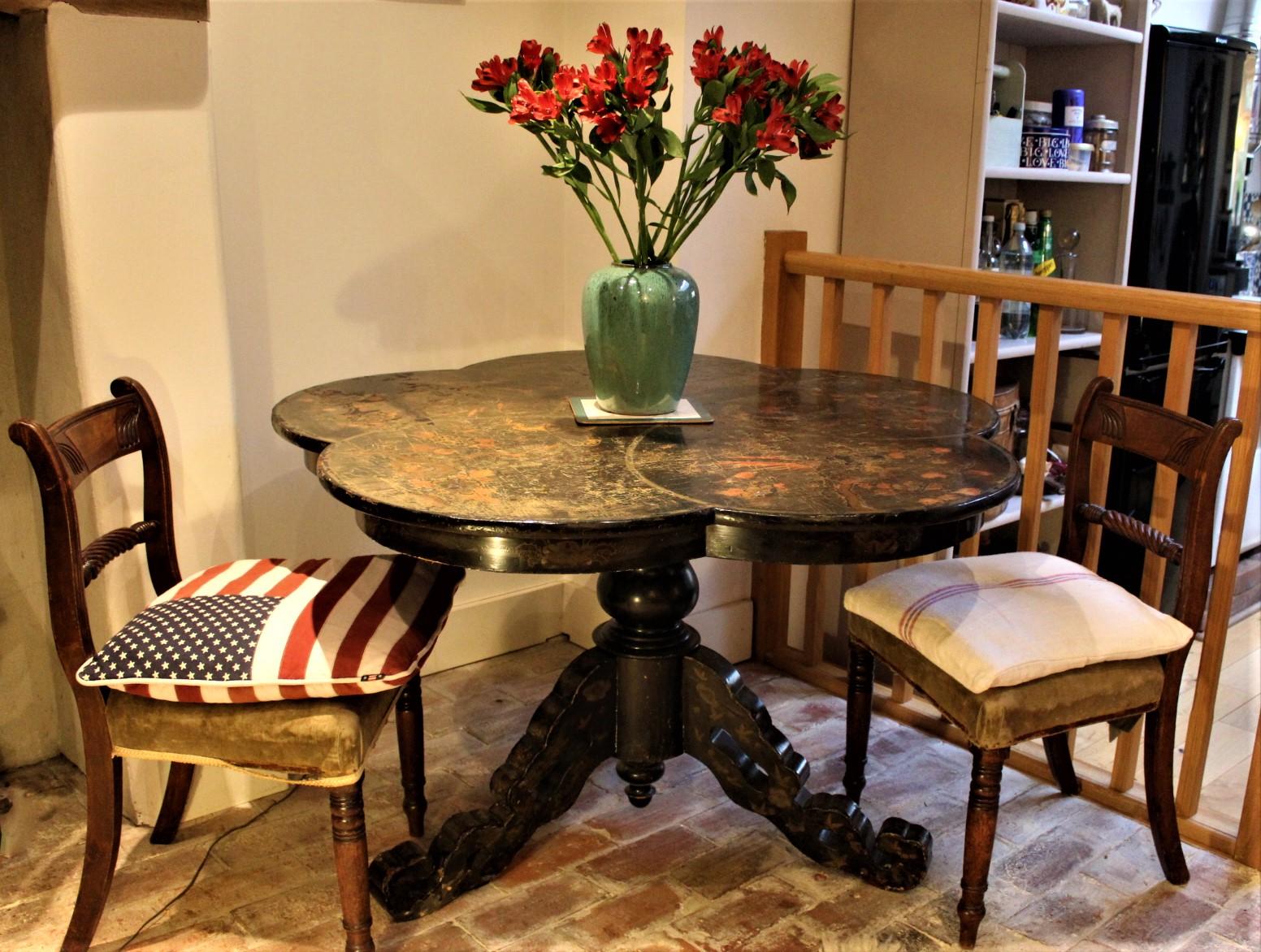 Scalloped Shaped Chinoiserie Centre Dining Table 6