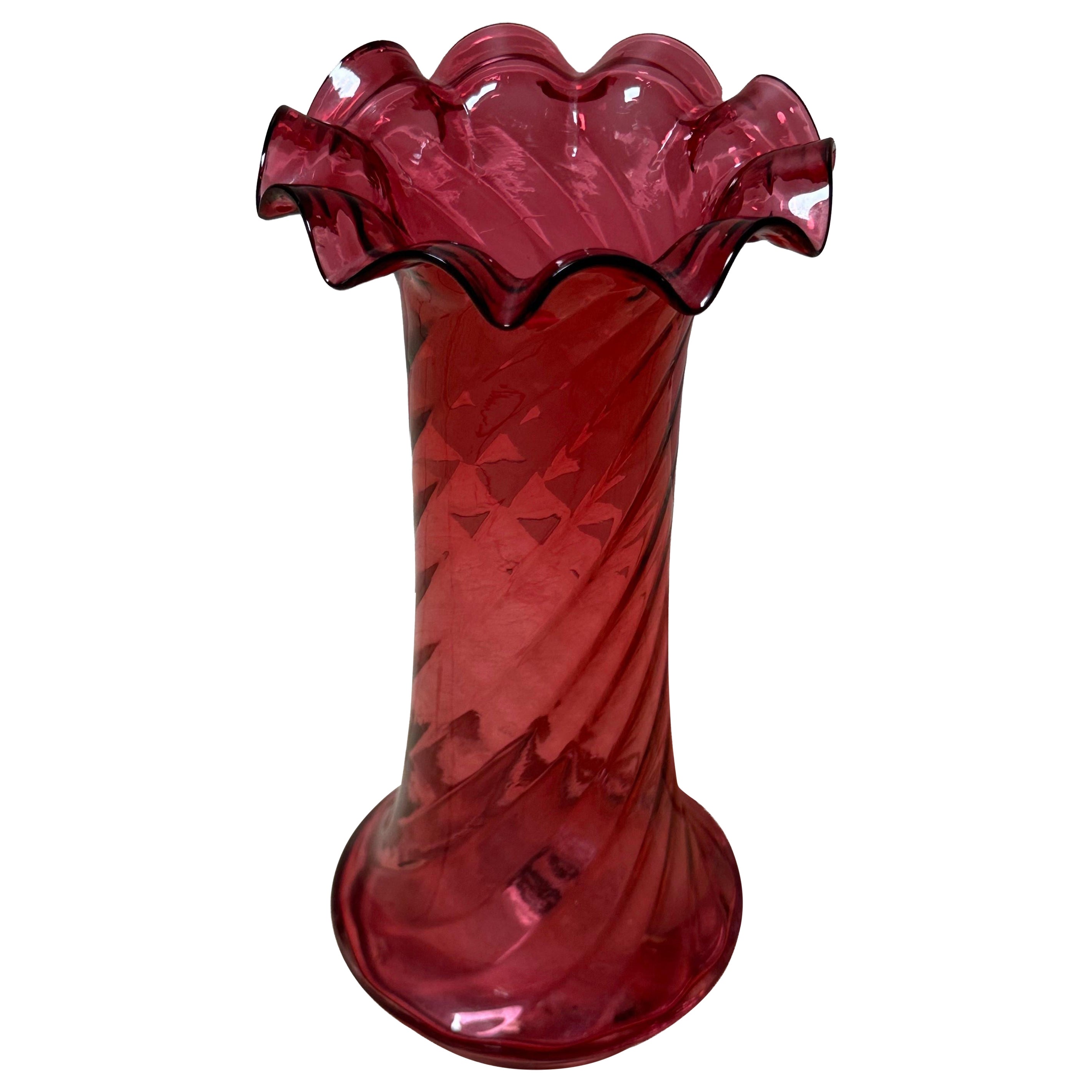 Großes viktorianisches Preiselbeer-Kunstglas mit Wellenschliff, Fenton Art Glass, frühe 1900er Jahre