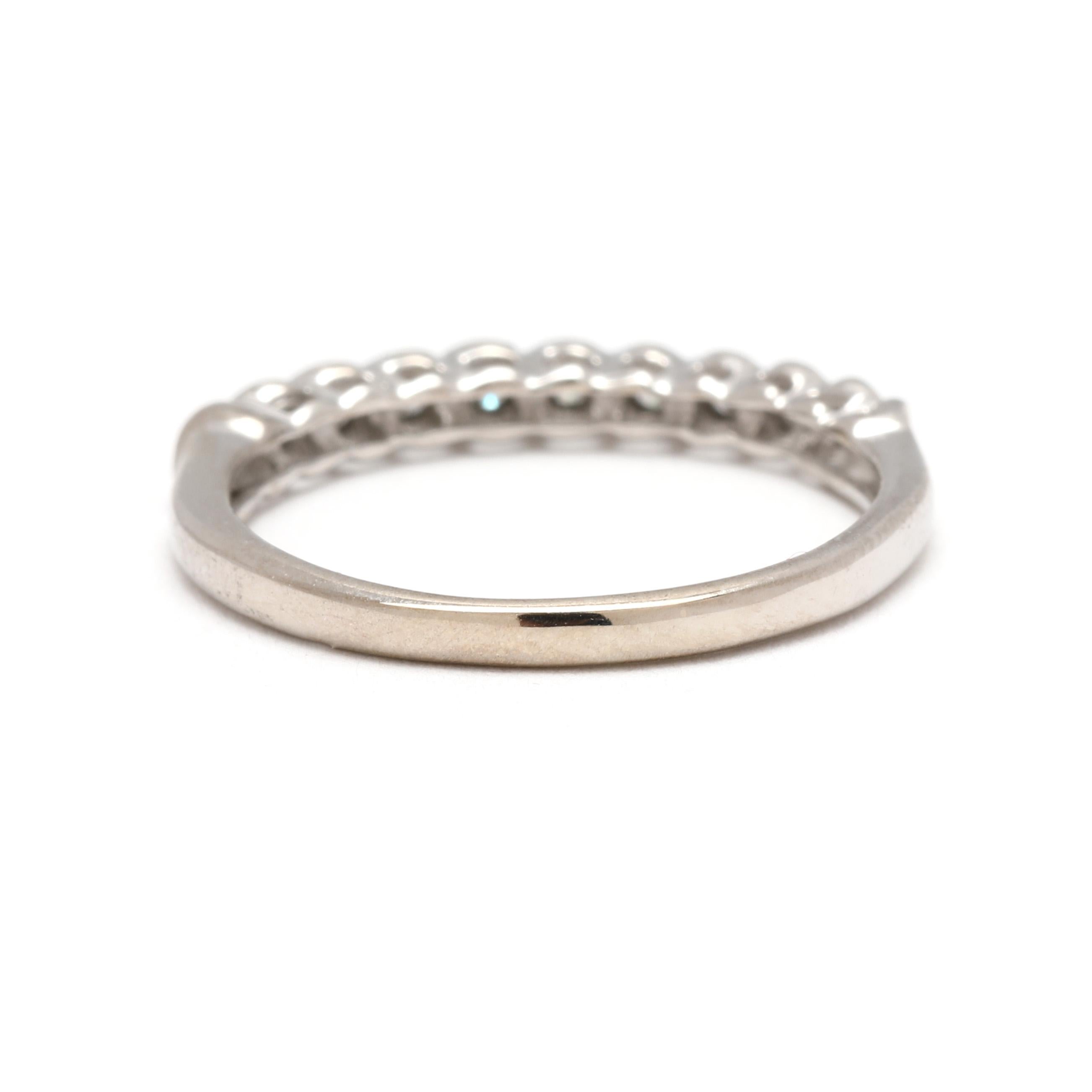 Taille ronde Bague jonc festonnée, en or blanc 10 carats, taille 5,25, empilable en vente