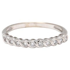 Anillo Festoneado de Diamantes Finos, Oro Blanco 10k, Tamaño del Anillo 5,25, Apilable