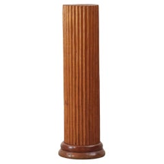 Antique 19th Century Scalloped wooden plinth
