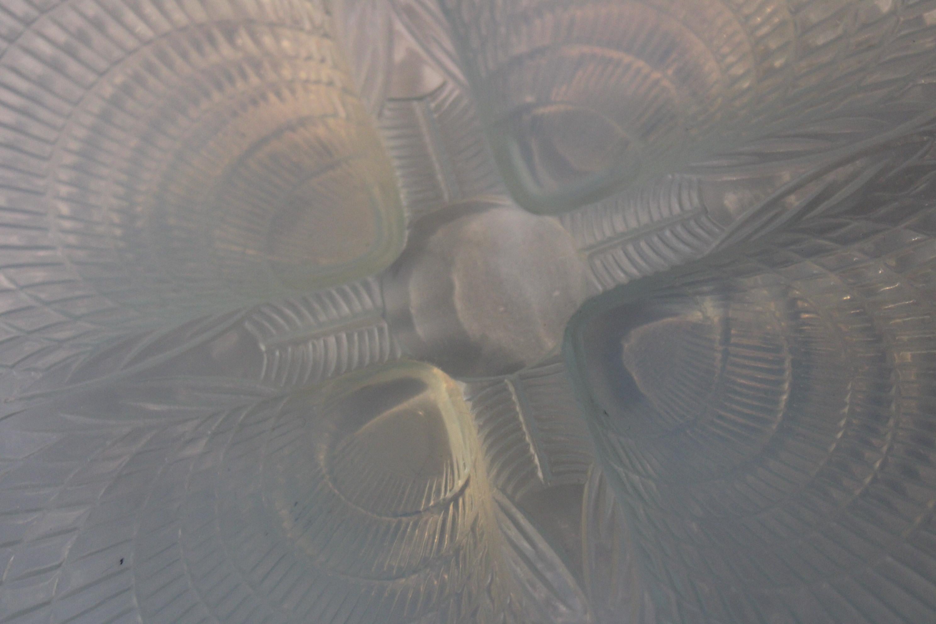 Scallops Glass Plate by René Lalique In Good Condition For Sale In Paris, FR