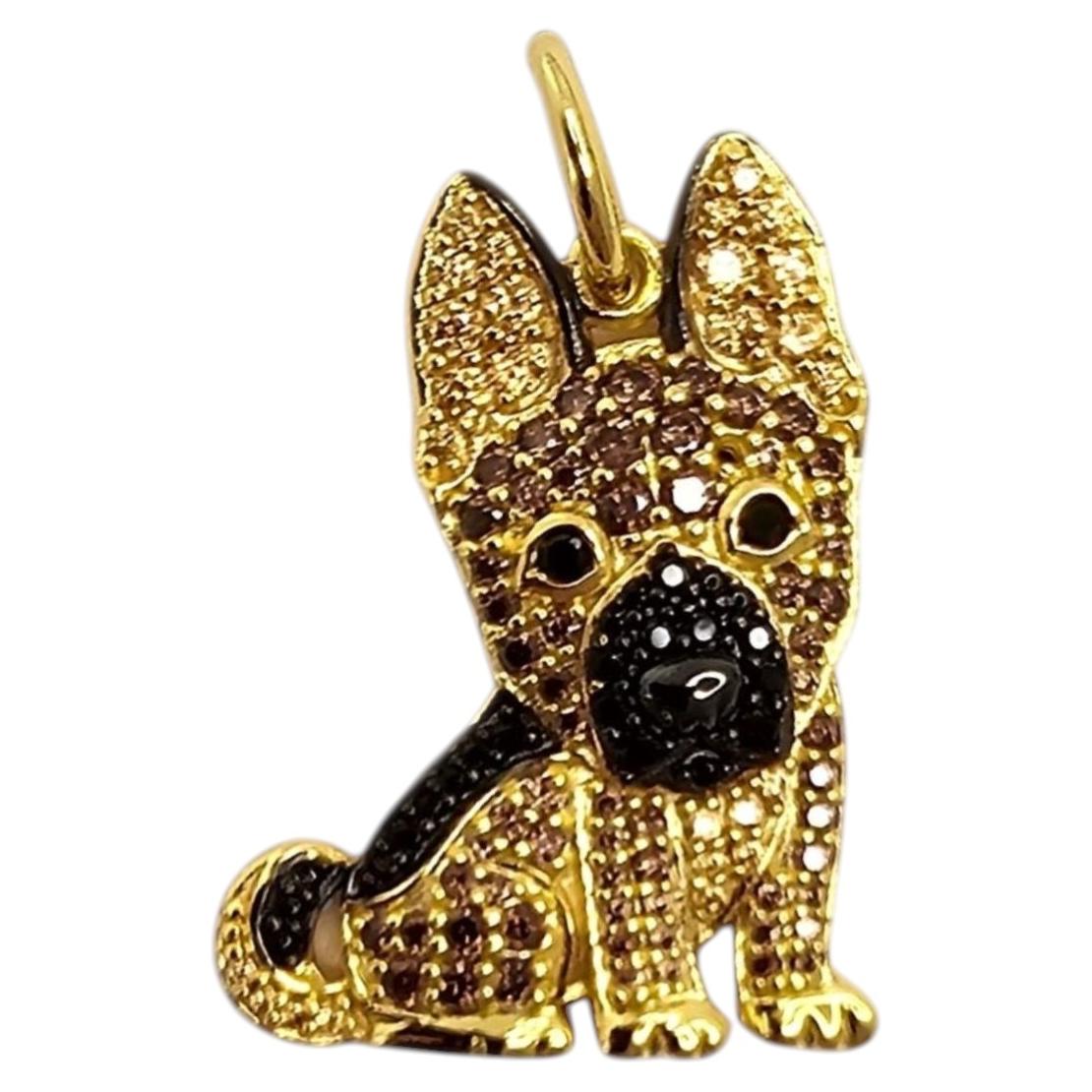 Scamper & Co. Colgante de bulldog francés de plata de ley con baño de oro y circonitas #25738 en venta