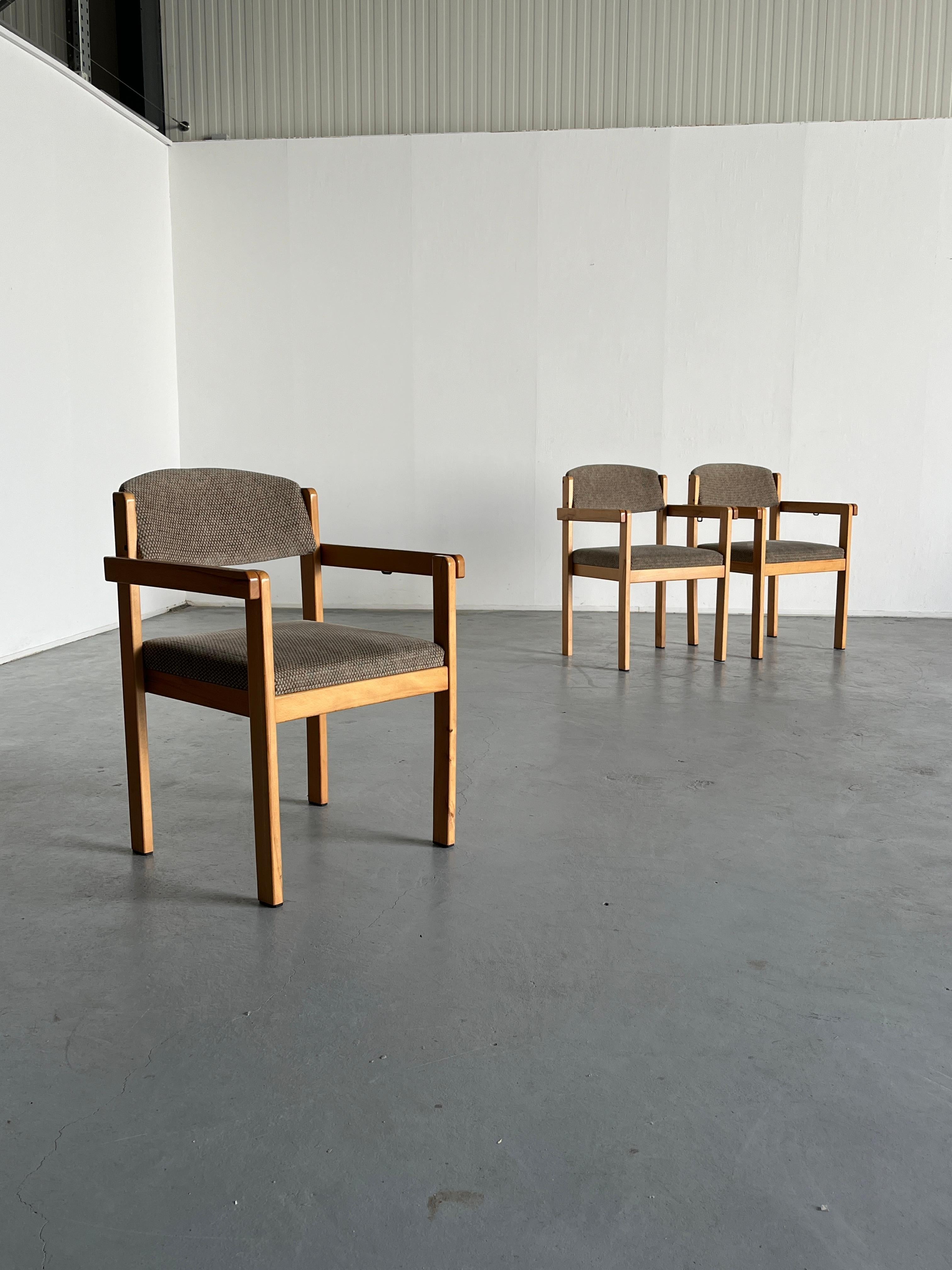 Sillones laterales o de comedor apilables escandinavos de mediados de siglo, Suecia Años 60 Sueco en venta