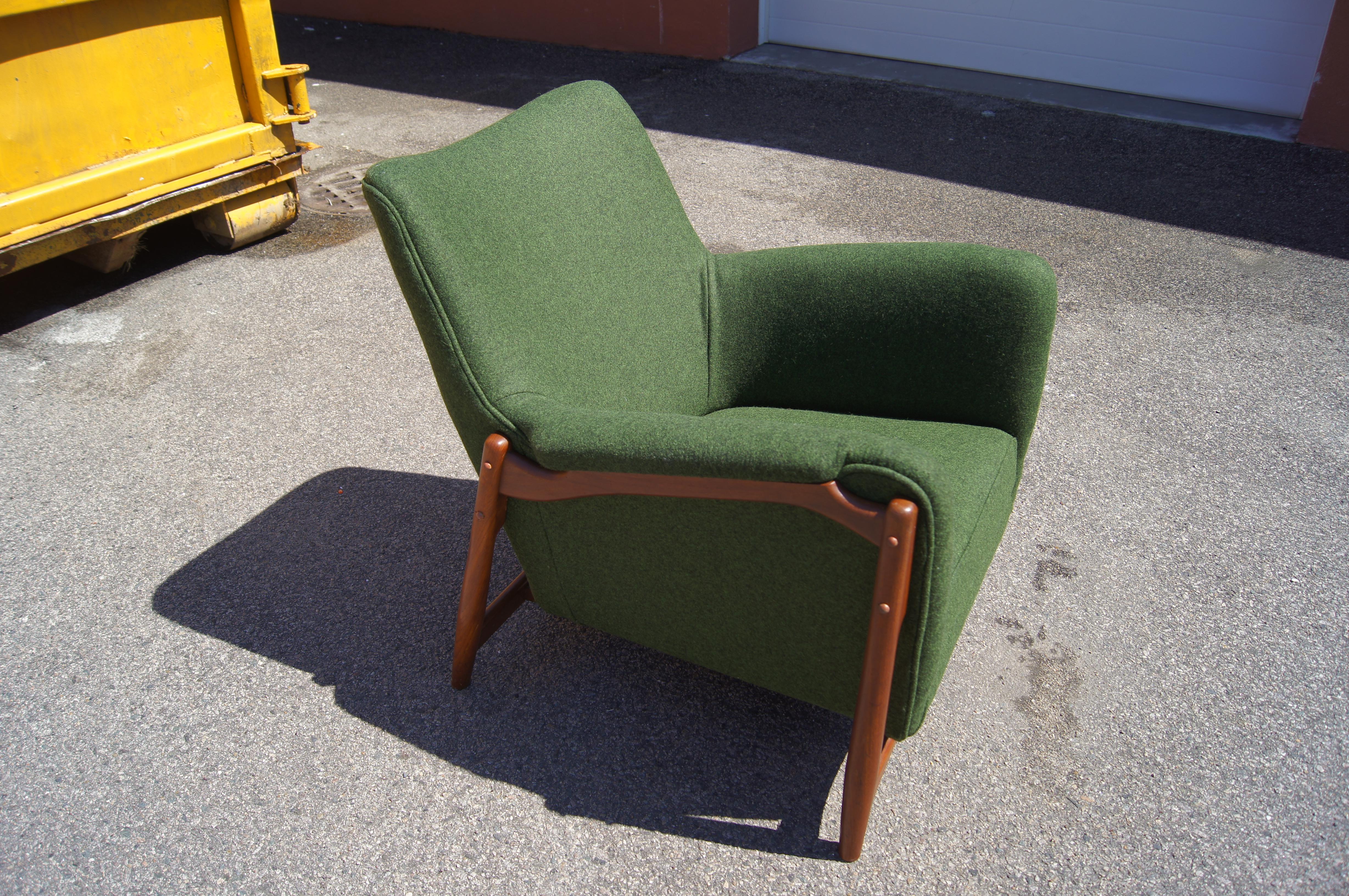 Upholstery Scandinavian Modern Walnut Lounge Chair