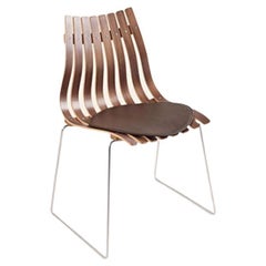 Scandia Junior Stapelbarer Stuhl von Fjord Fiesta mit Bolt Base