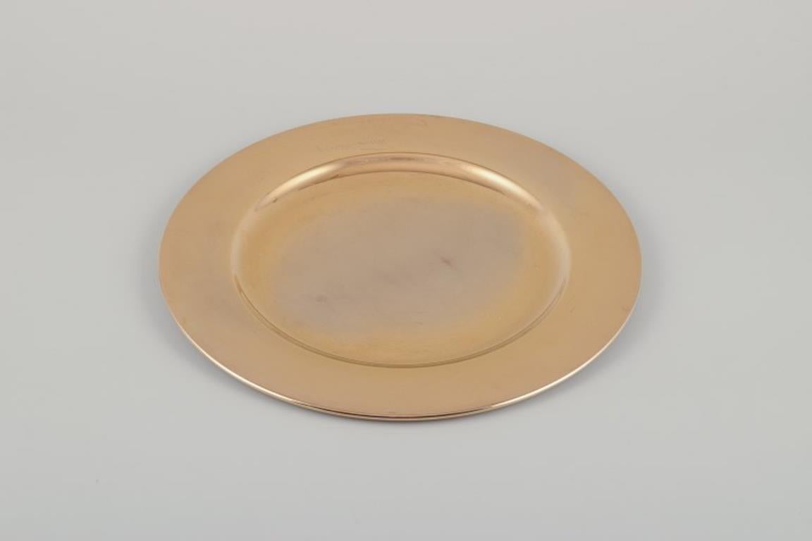 Scandinave moderne Scandia Present, Suède. Un ensemble de six plaques de recouvrement en laiton. en vente