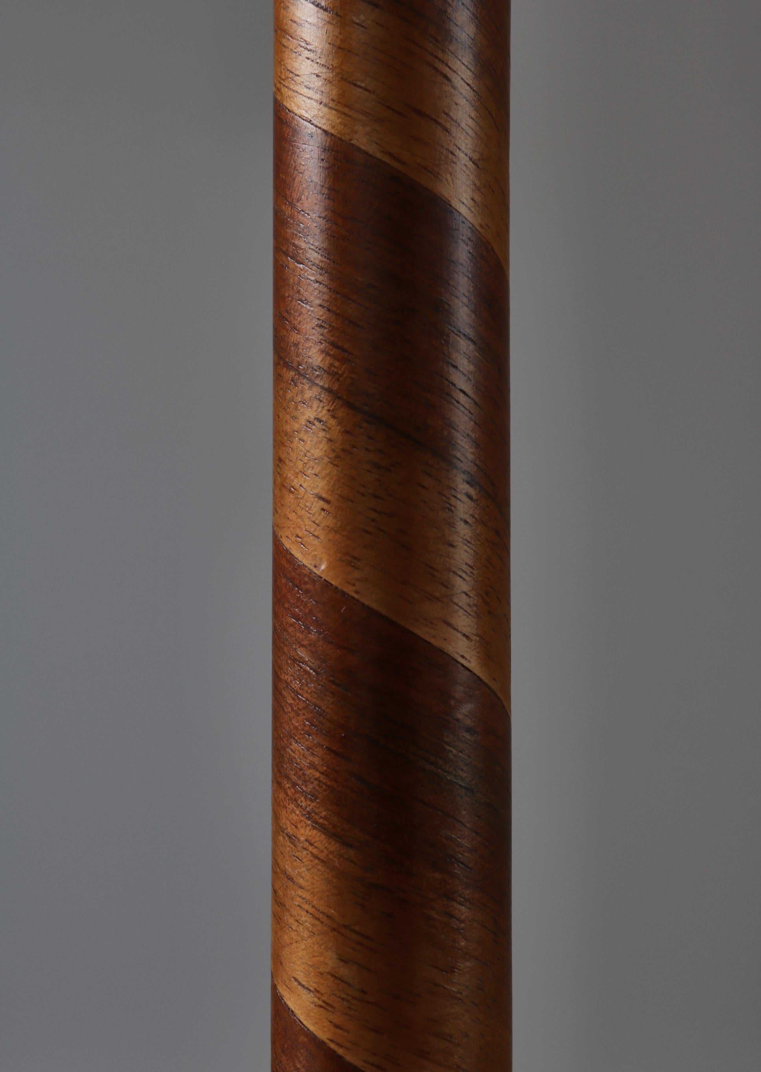 Scandianvian Art Deco Floor Lamp in Brass & Birch Veneer, Denmark, 1930s For Sale 5