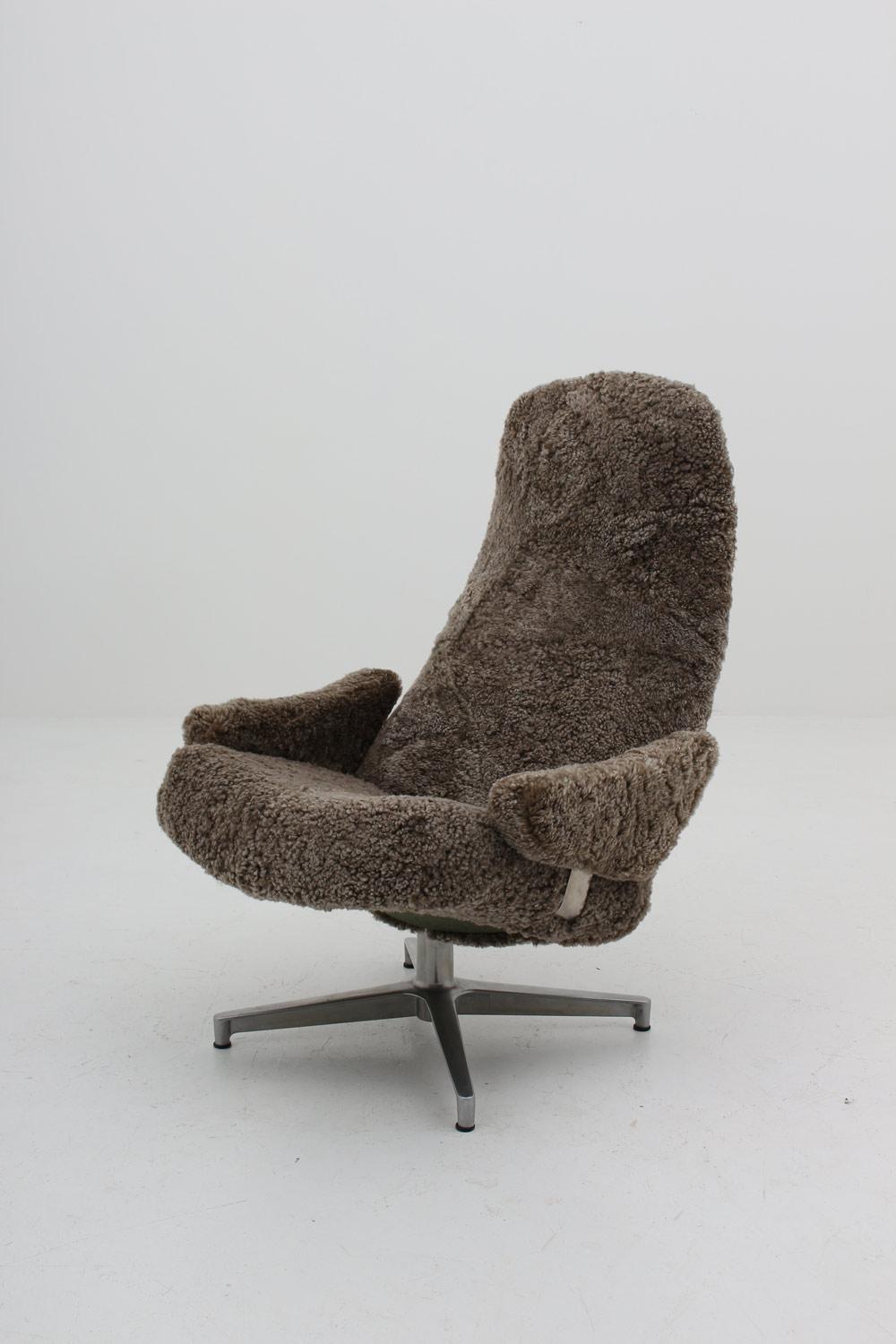 Scandinavian midcentury swivel chair 